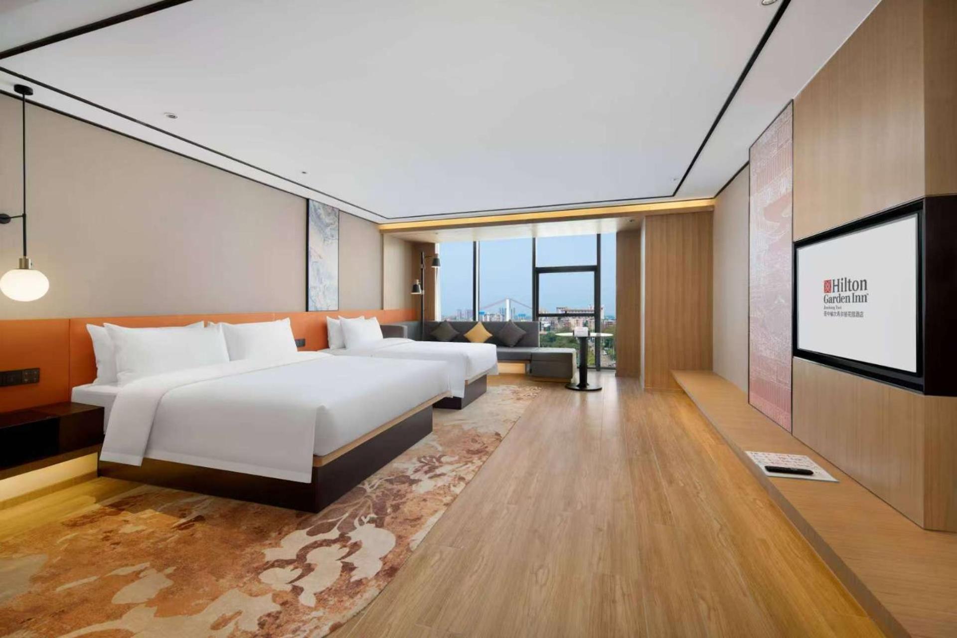King Room with One King Bed and One Single Bed