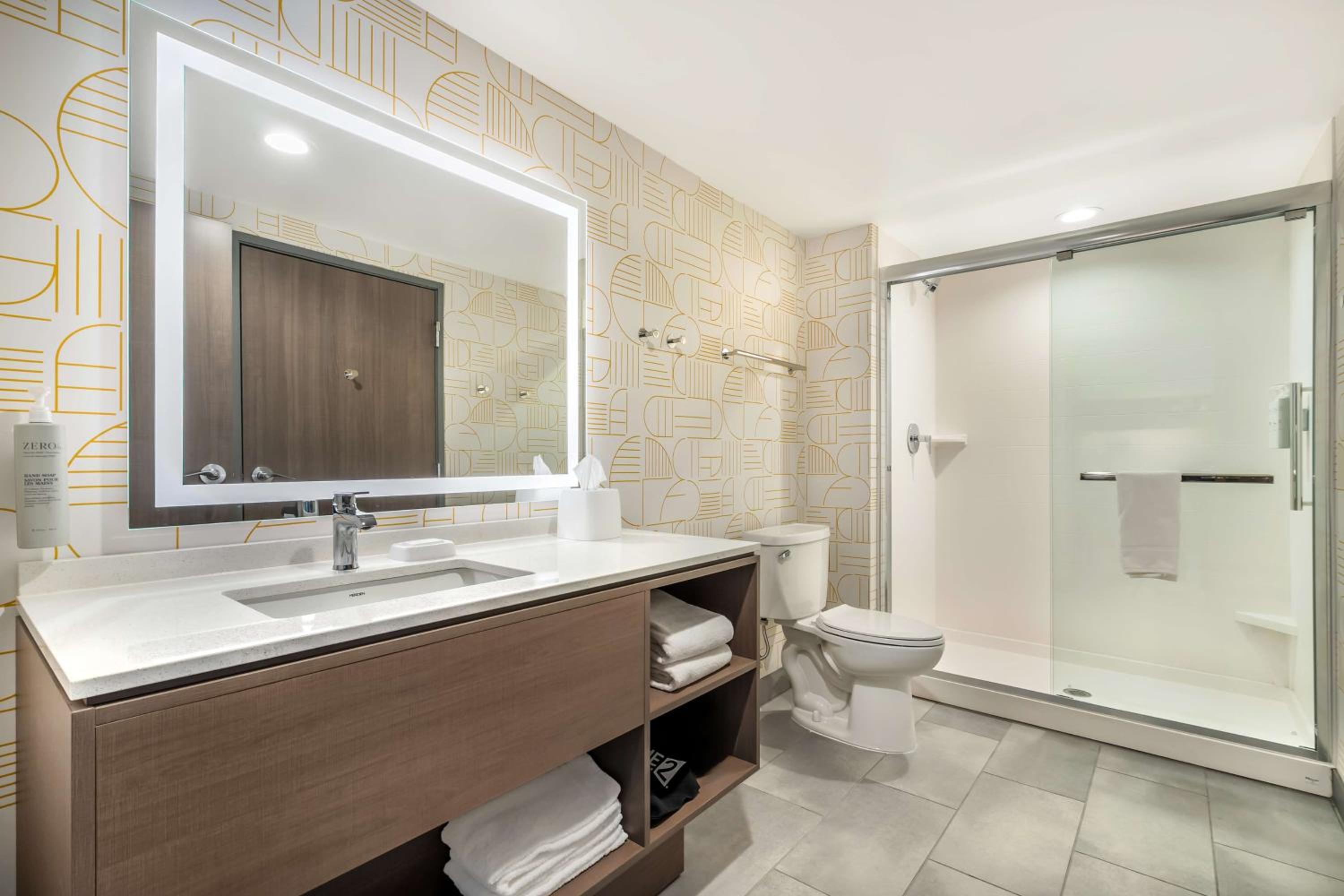 One-Bedroom King Suite - Photo 1