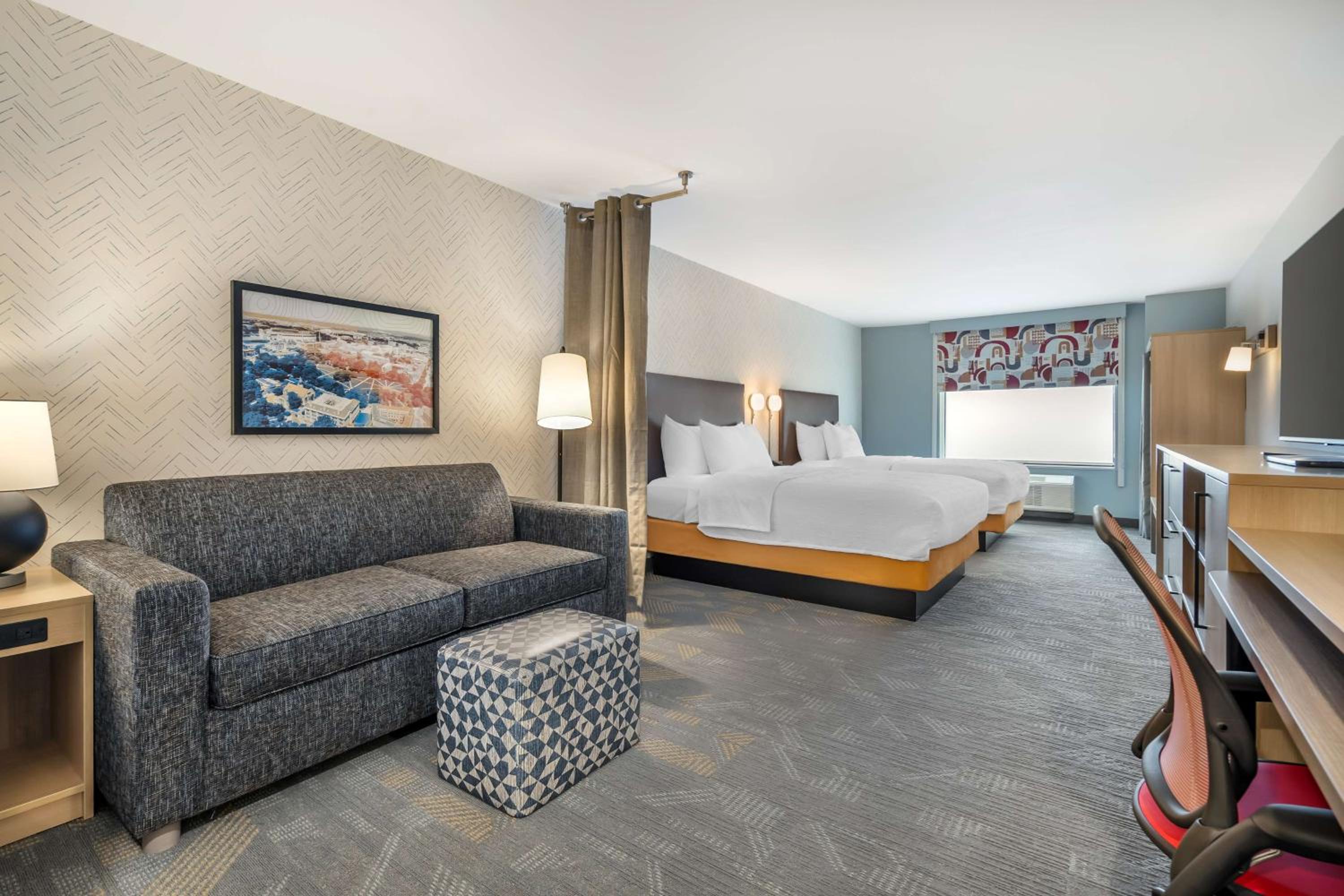 Studio Suite with Two Queen Beds - Photo 1