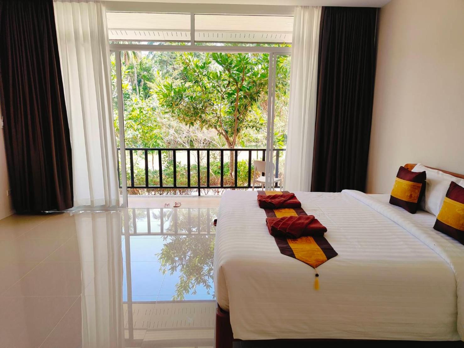 Queen Room with Garden View - Photo 4
