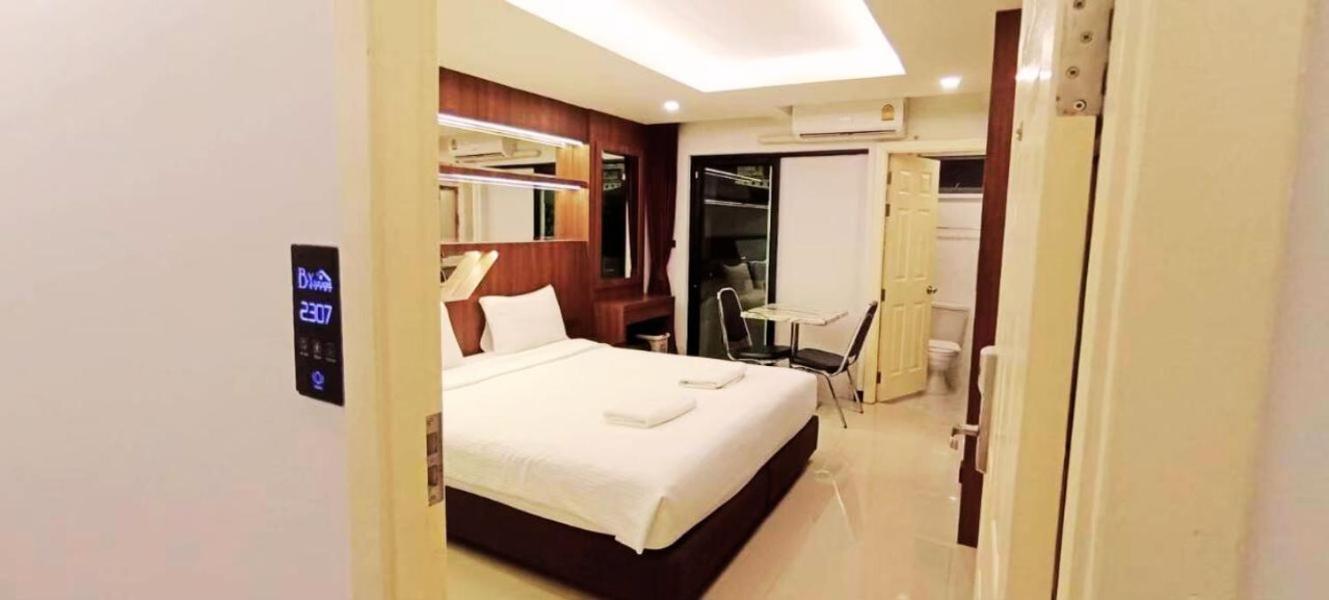 Deluxe Double or Twin Room photo 2