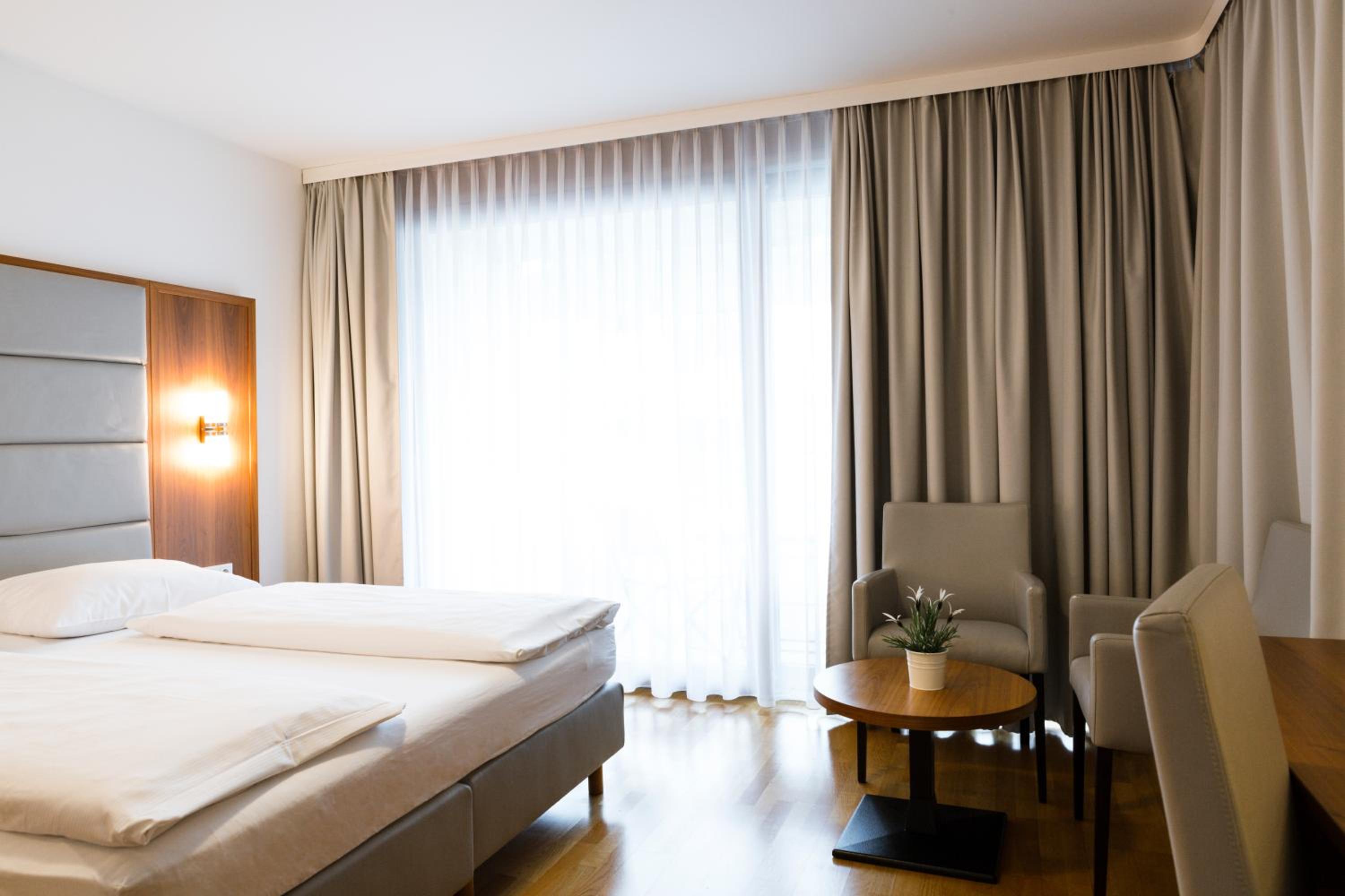Double Room with Balcony - Annex photo 2