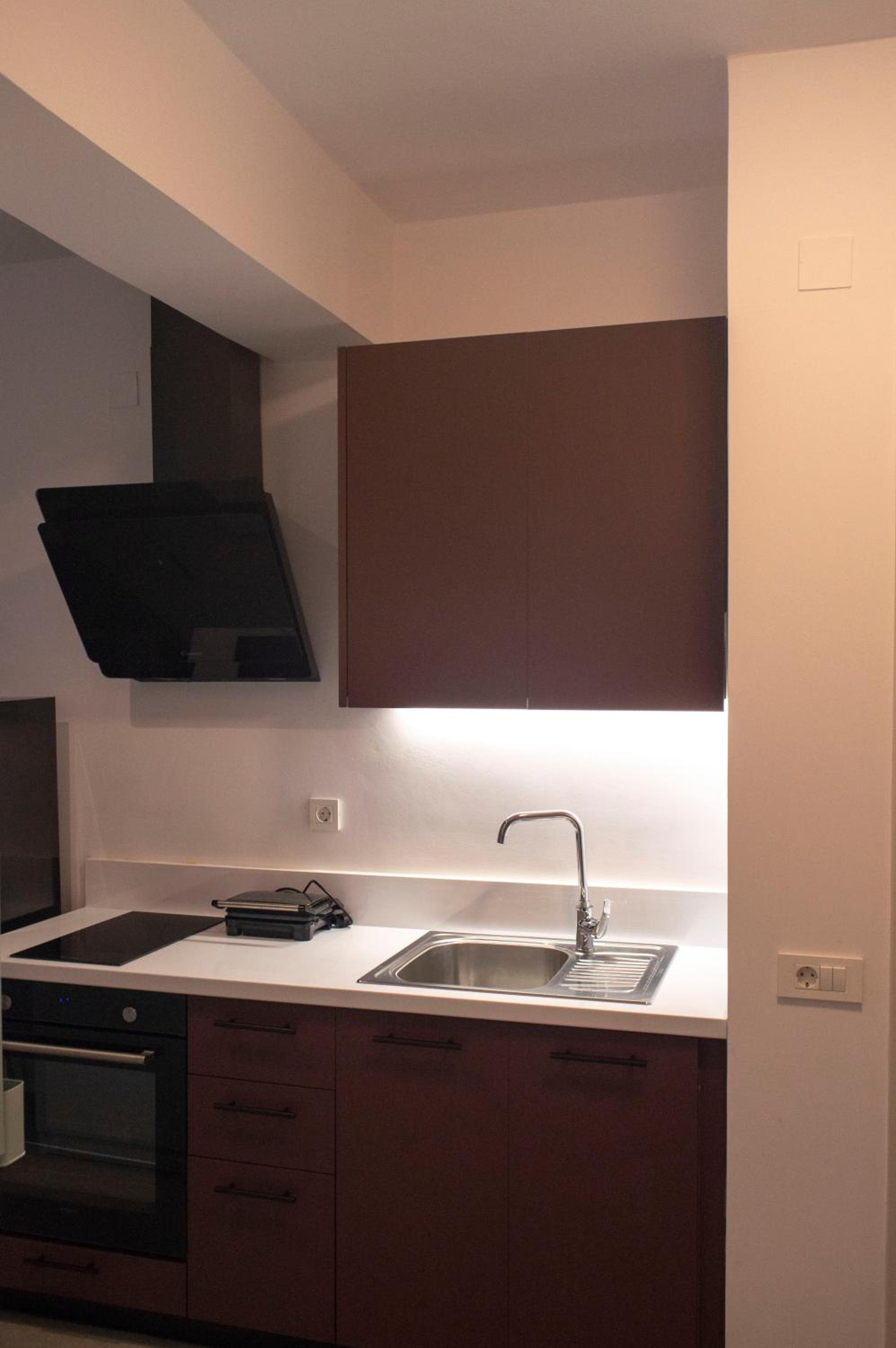 Classic One-Bedroom Apartment with King Bed photo 1