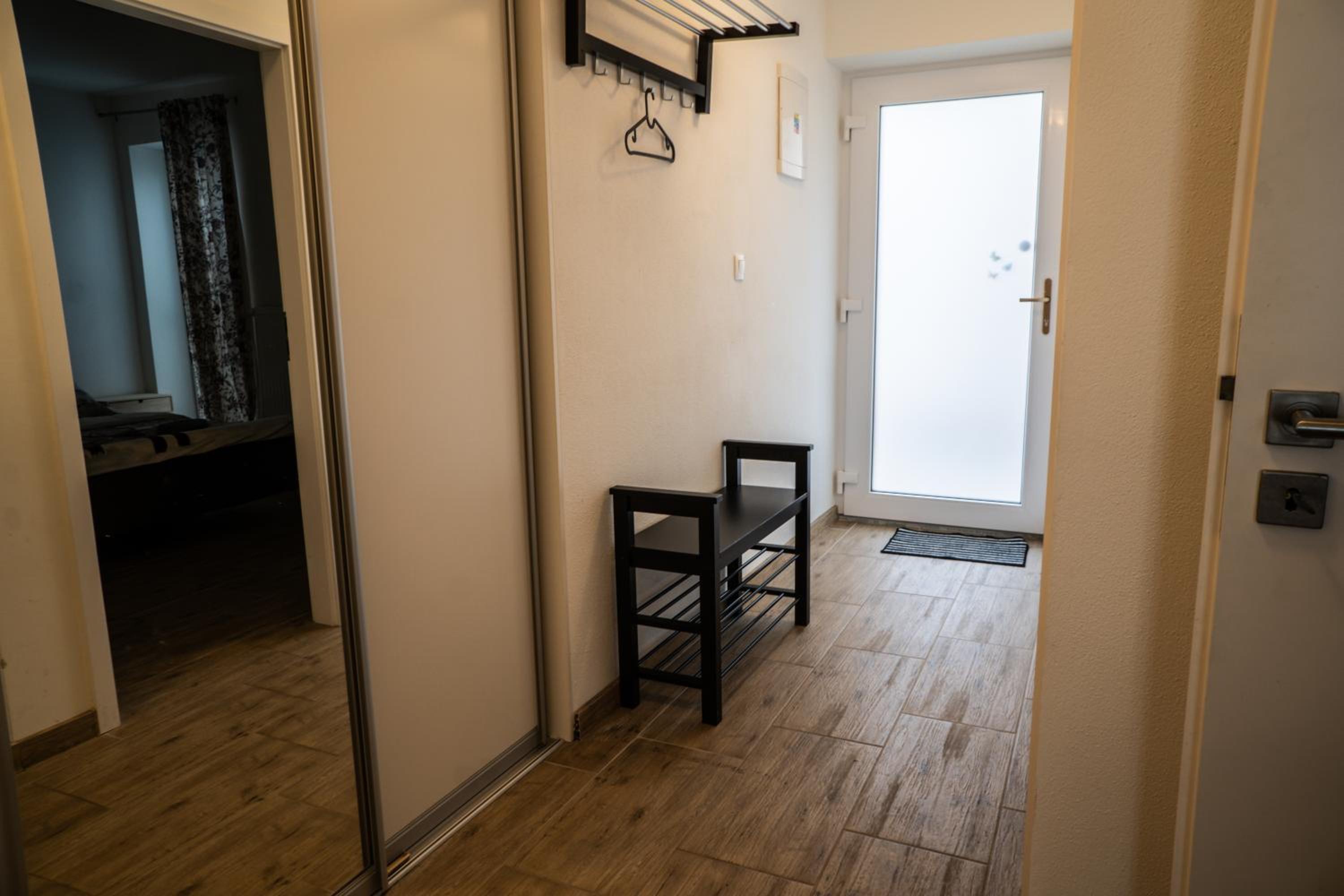 Apartment with Balcony - Photo 5