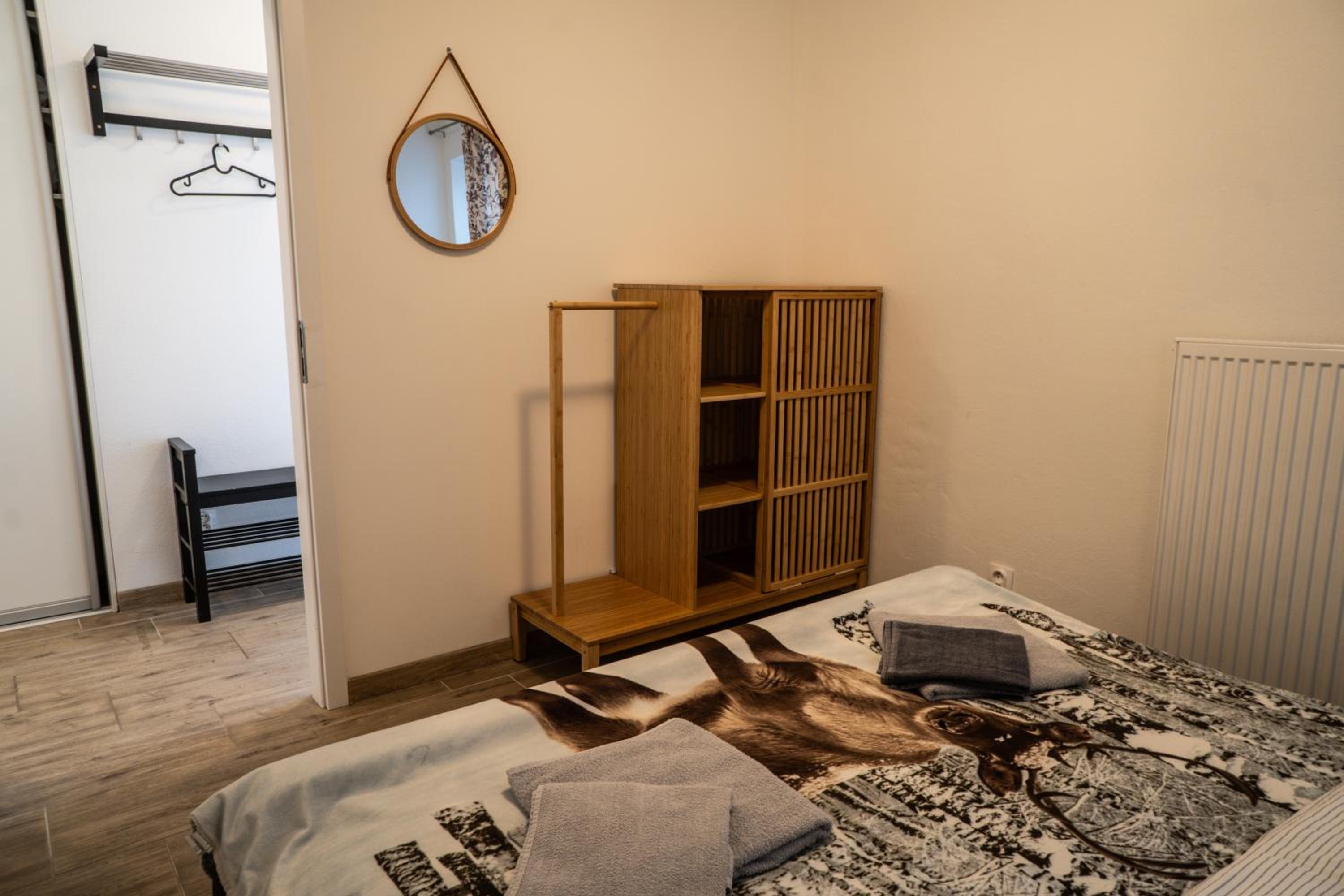 Apartment with Balcony - Photo 6