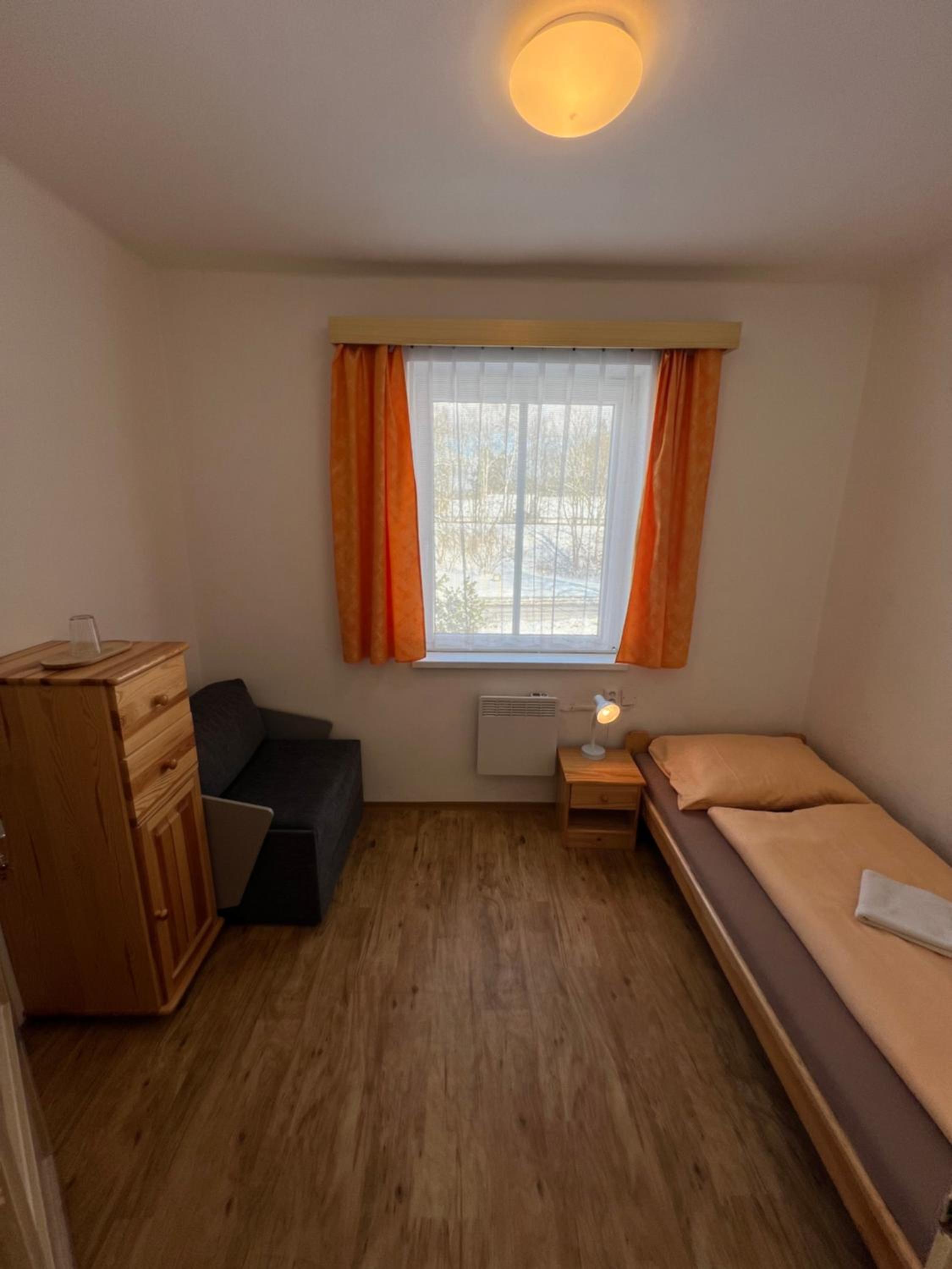 Single Room with Private Bathroom photo 3