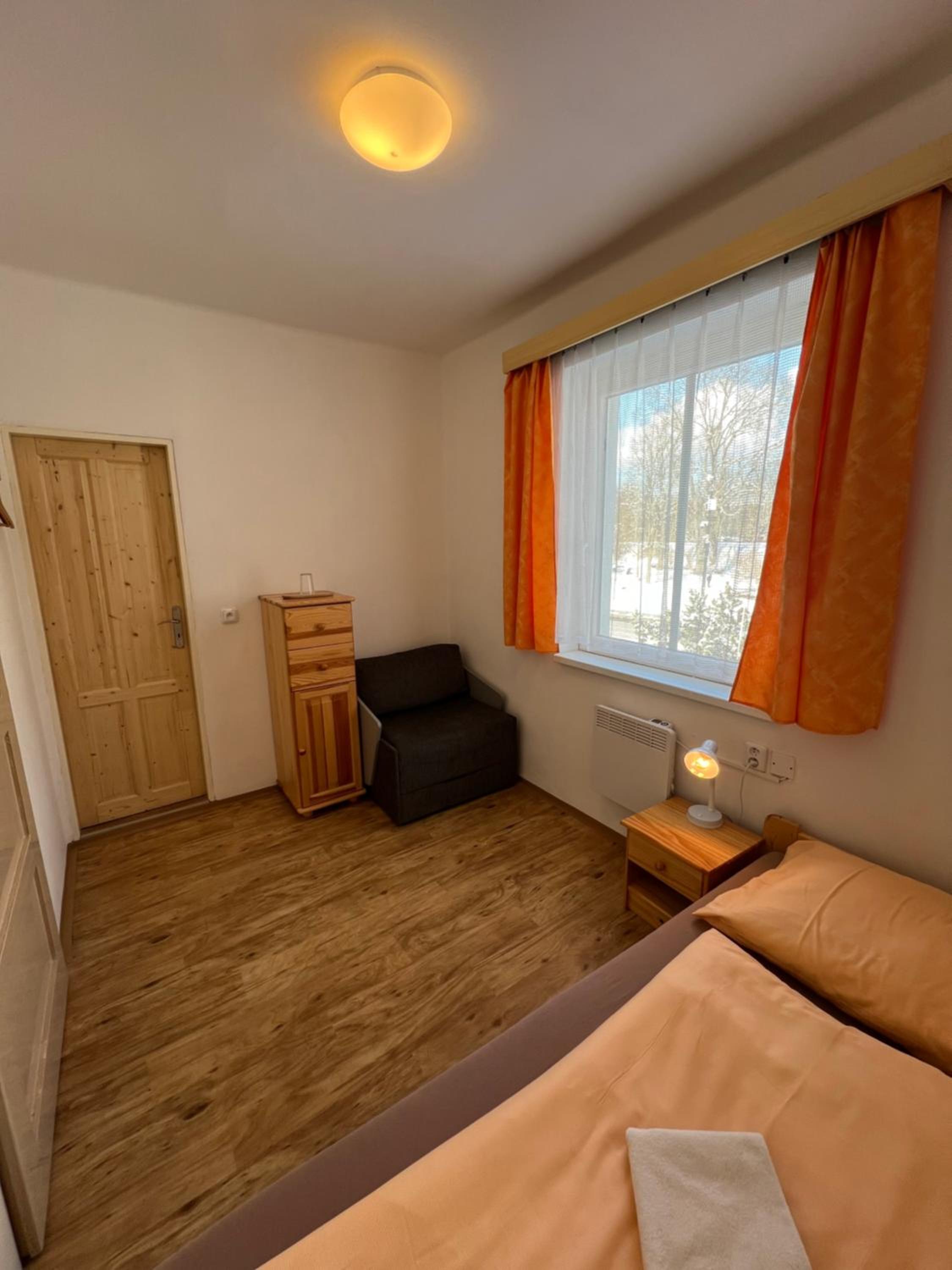 Single Room with Private Bathroom photo 2