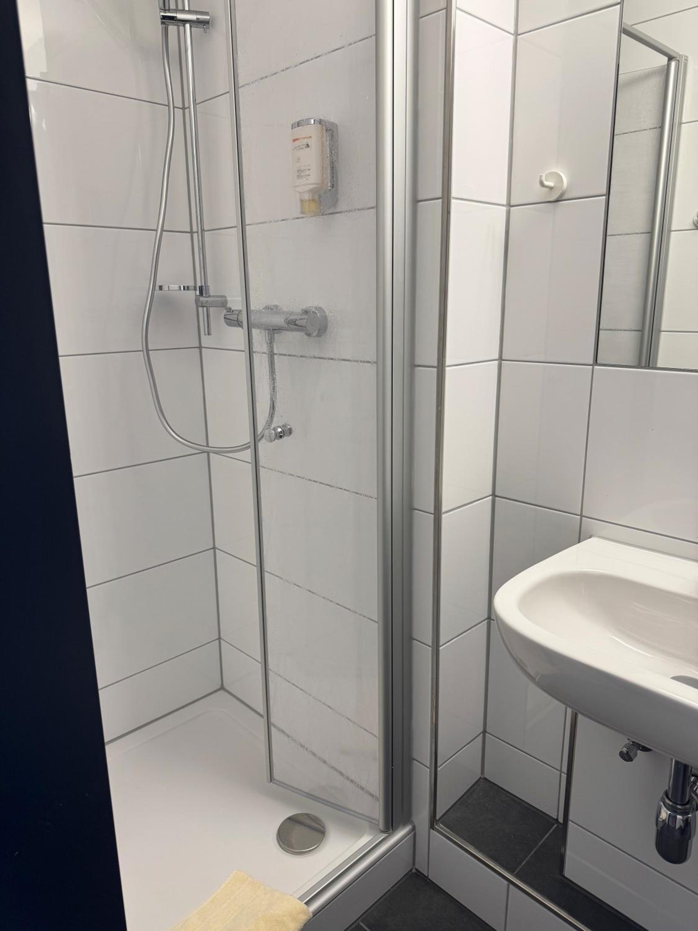 Twin Room Ruhrpott - Photo 4