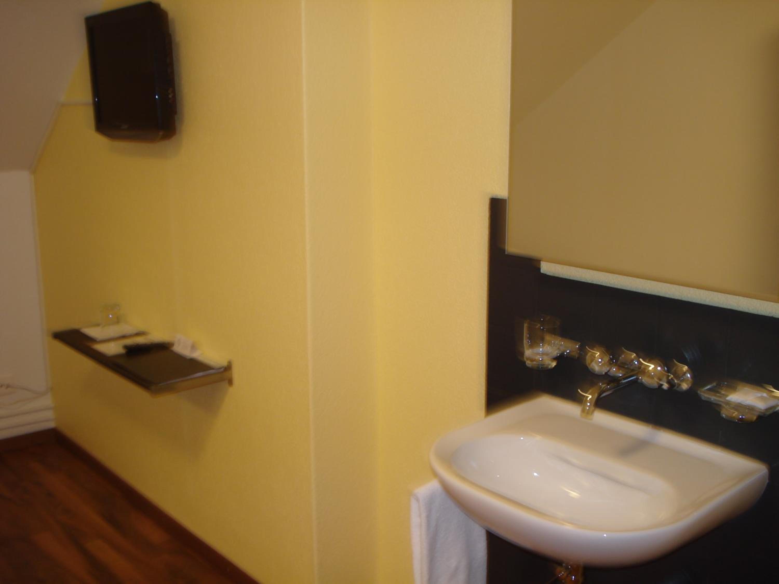 Triple Room with External Private Bathroom - Photo 19