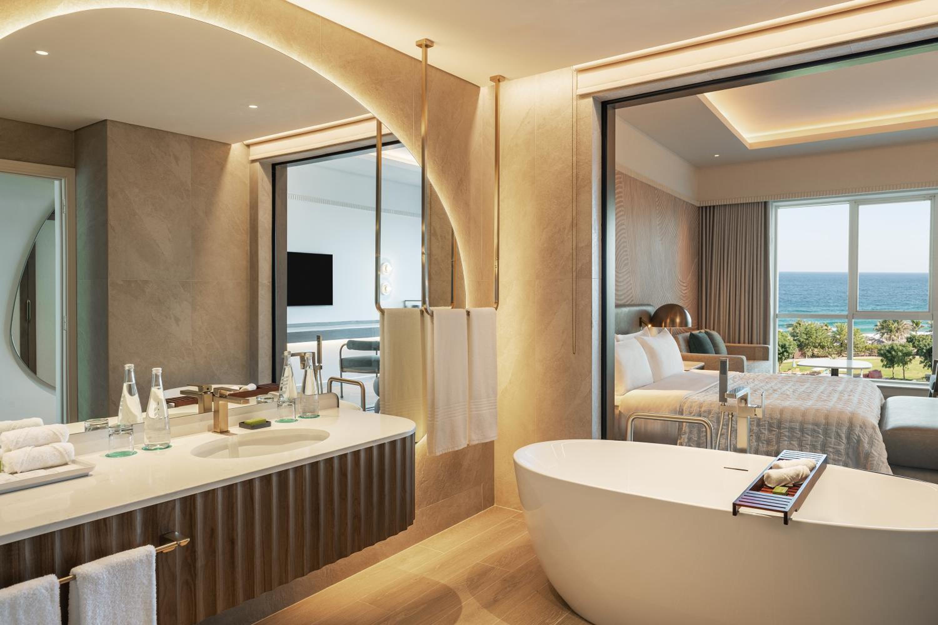 Renovated Deluxe King Guest Room, Sea View