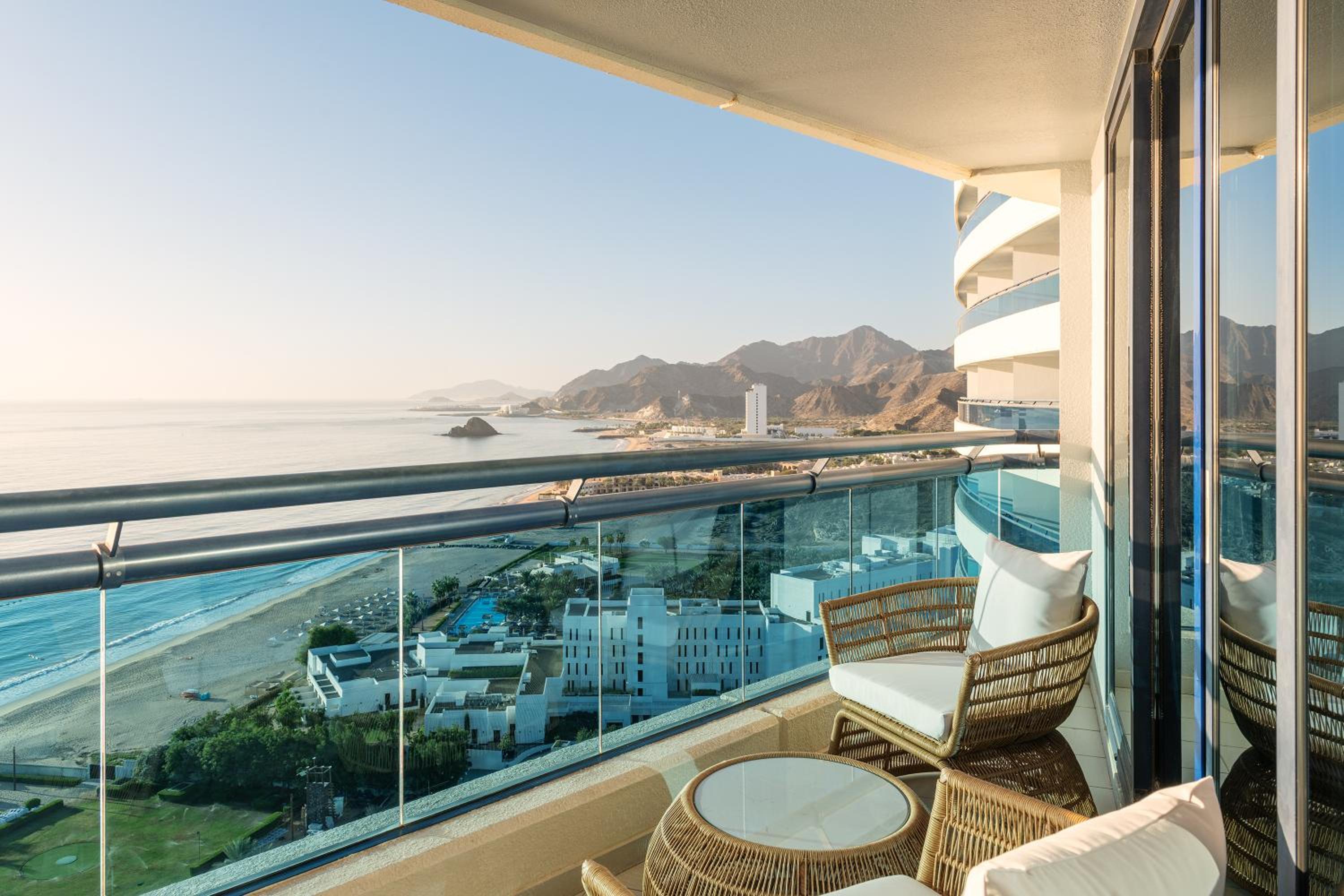 Renovated Superior Twin Room, Sea View and Balcony photo 2