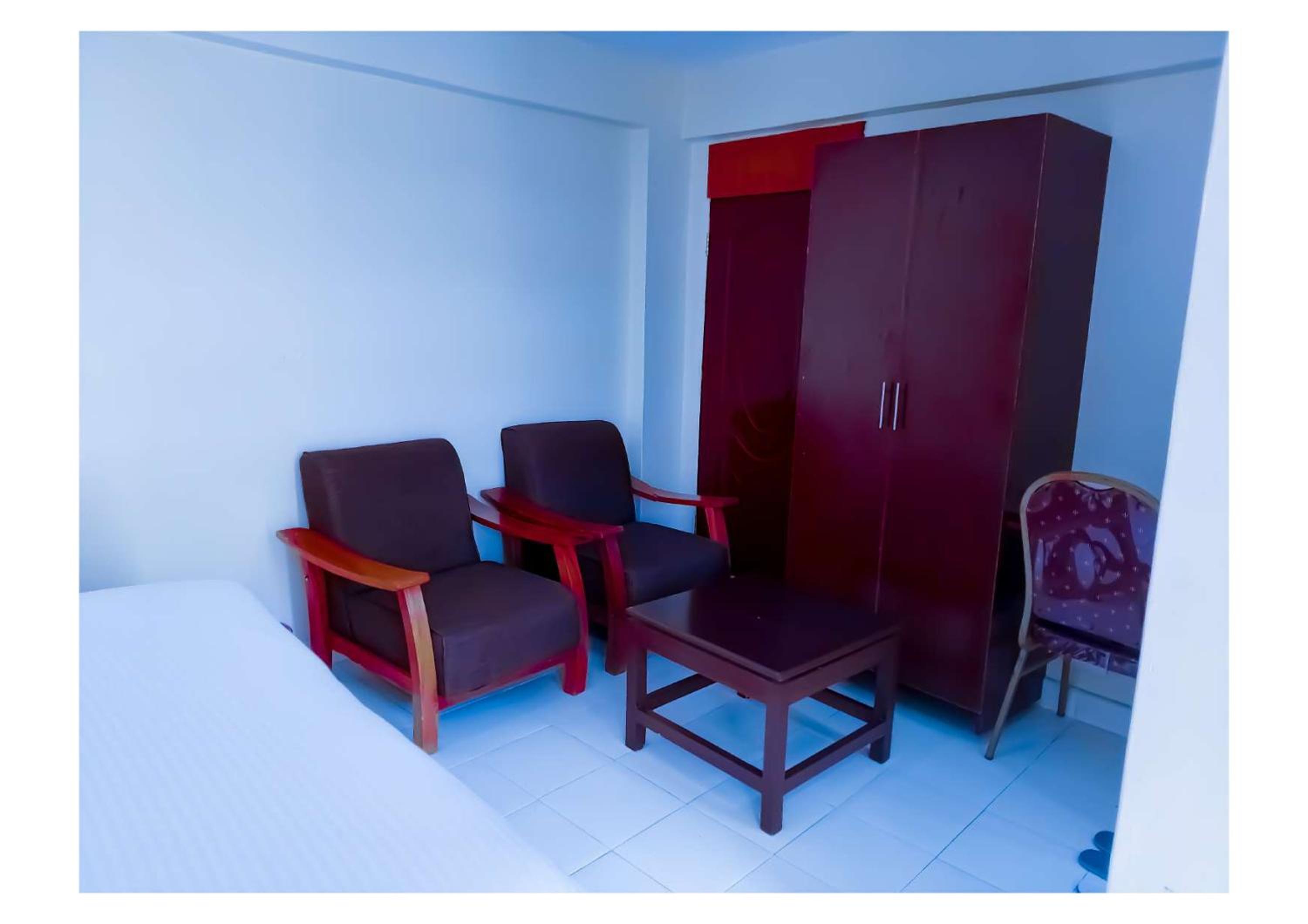 Family Room photo 3