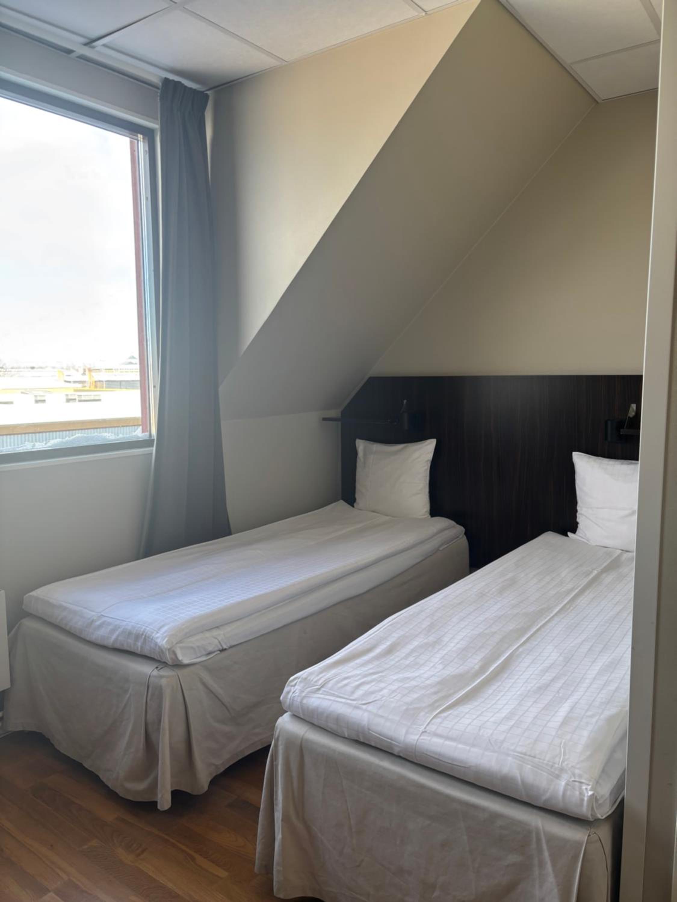Medium Double Room - Photo 7