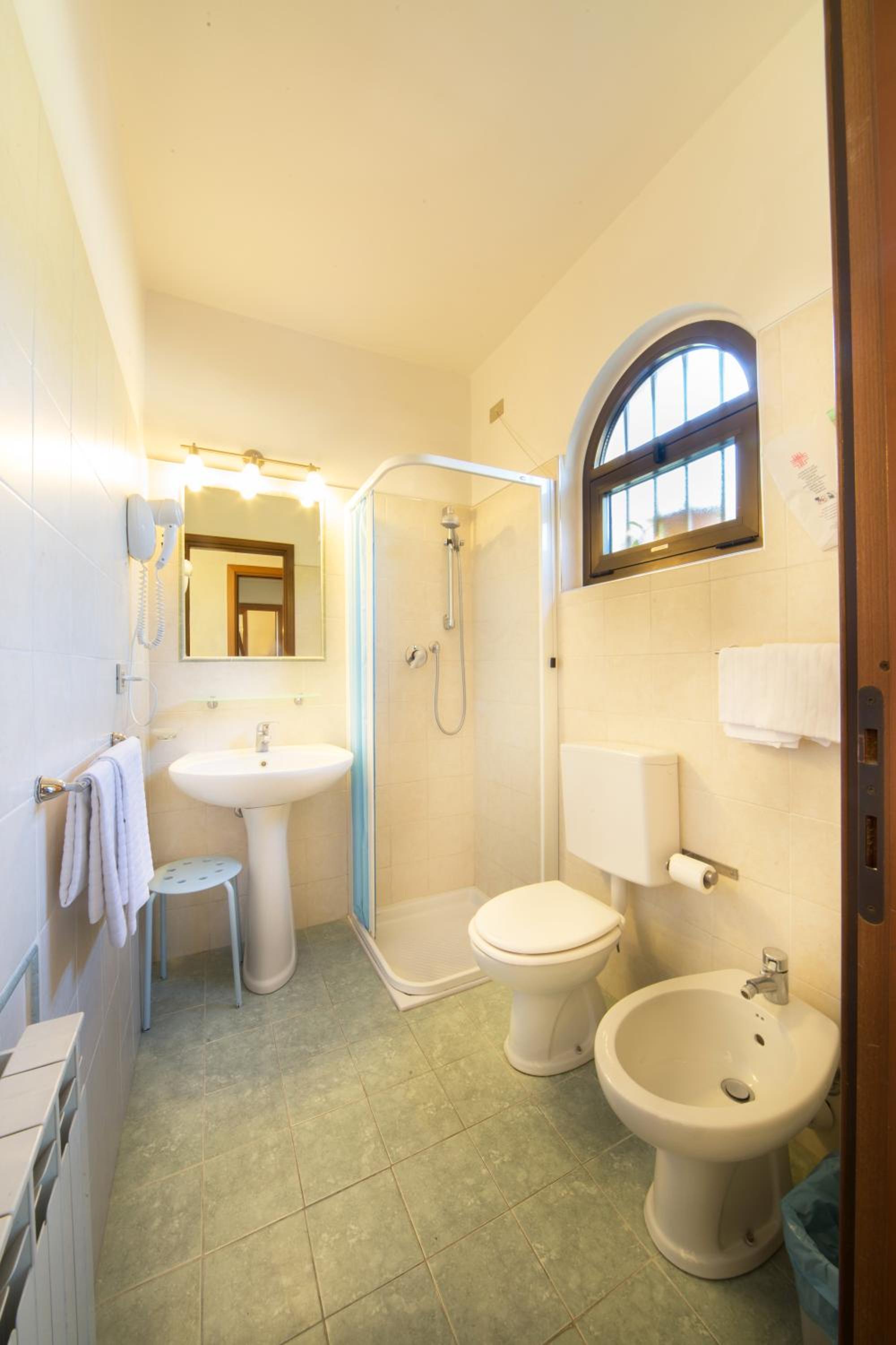 Double Room with Sea View - Photo 5
