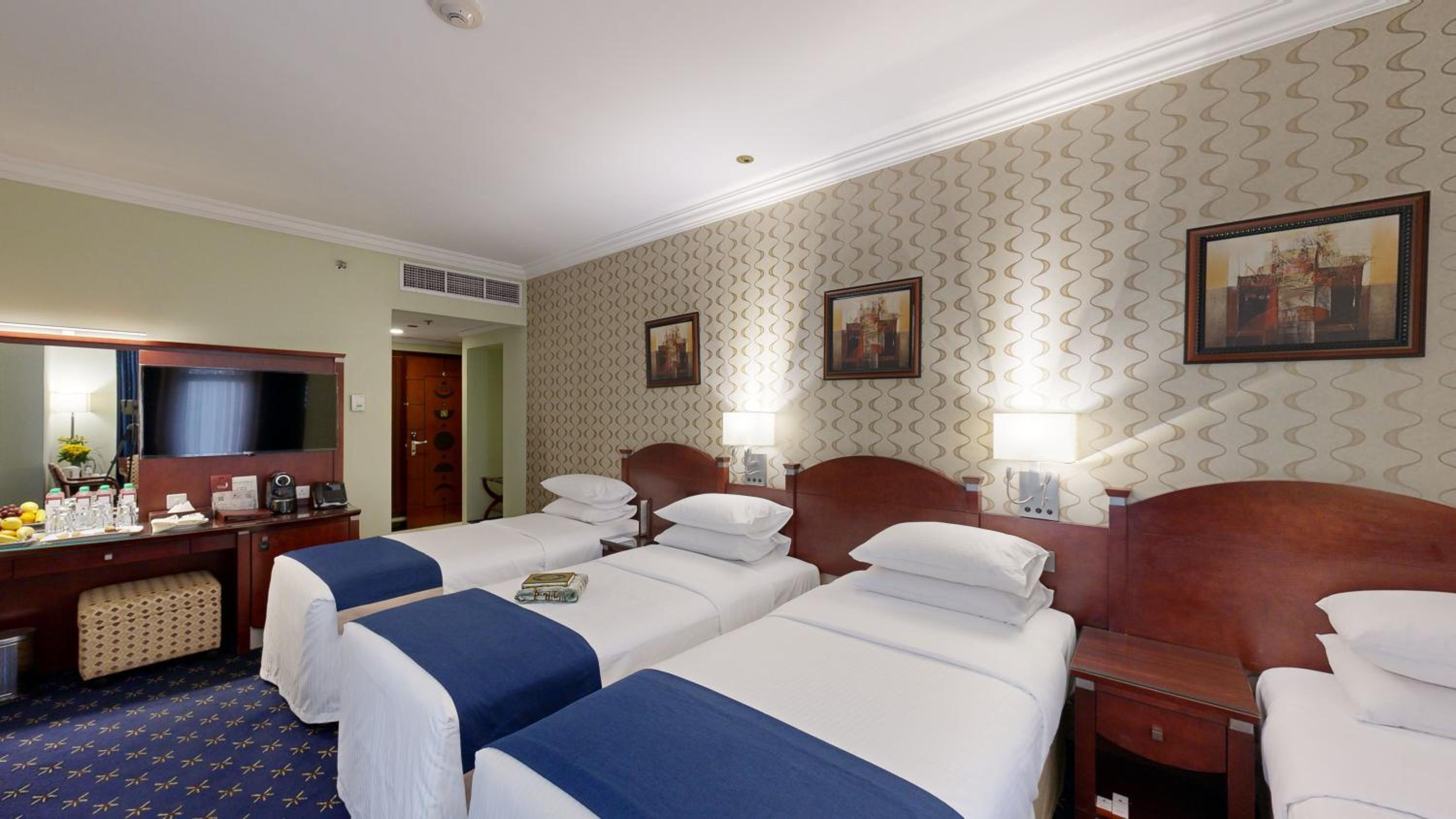 Standard Quadruple Room - Photo 4