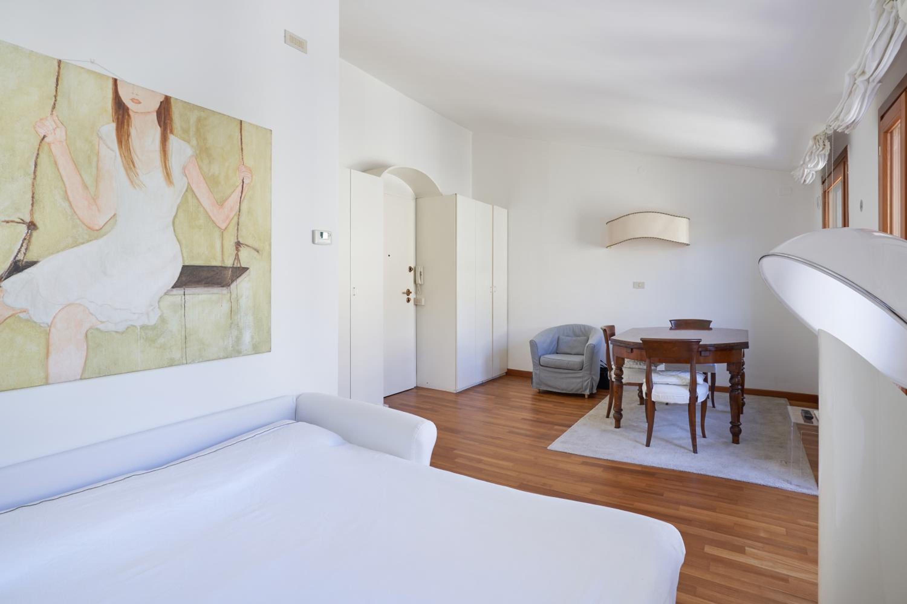 Studio Apartment with Balcony