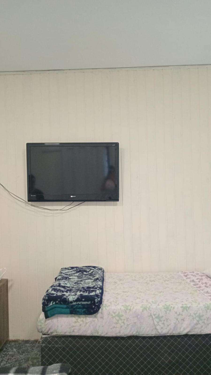 Family Room - Photo 2