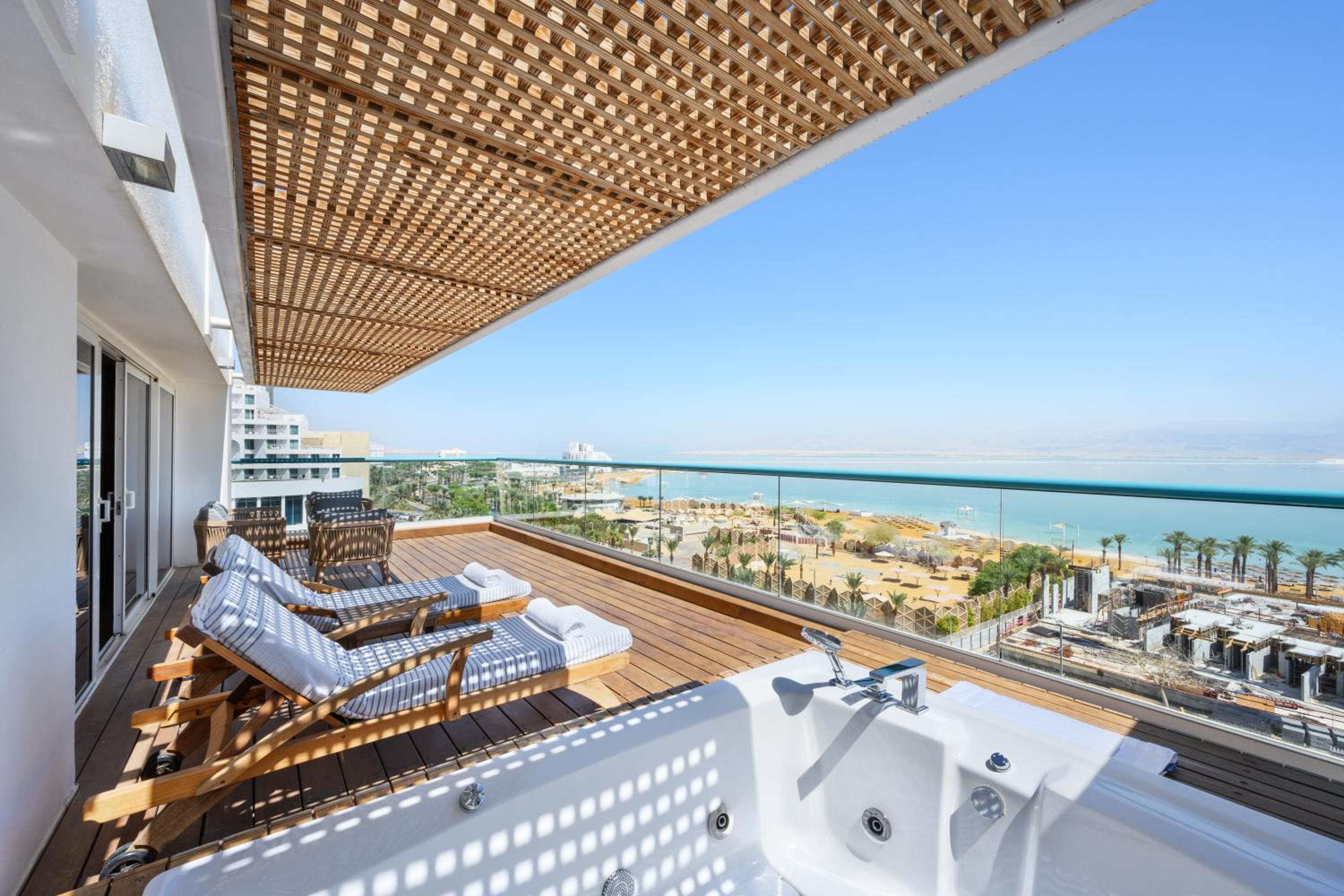 Suite with Dead Sea & Pool-View - Photo 4