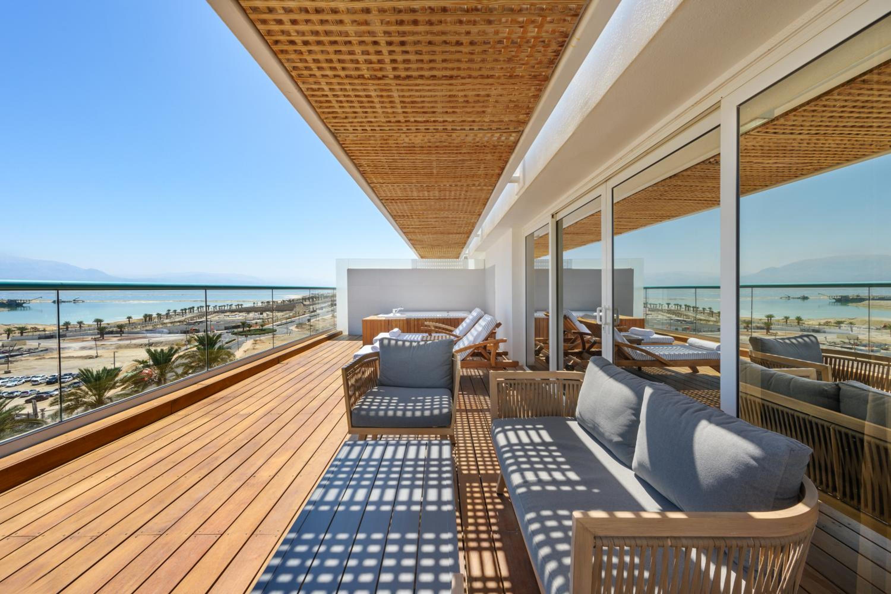 Suite with Dead Sea & Pool-View - Photo 7
