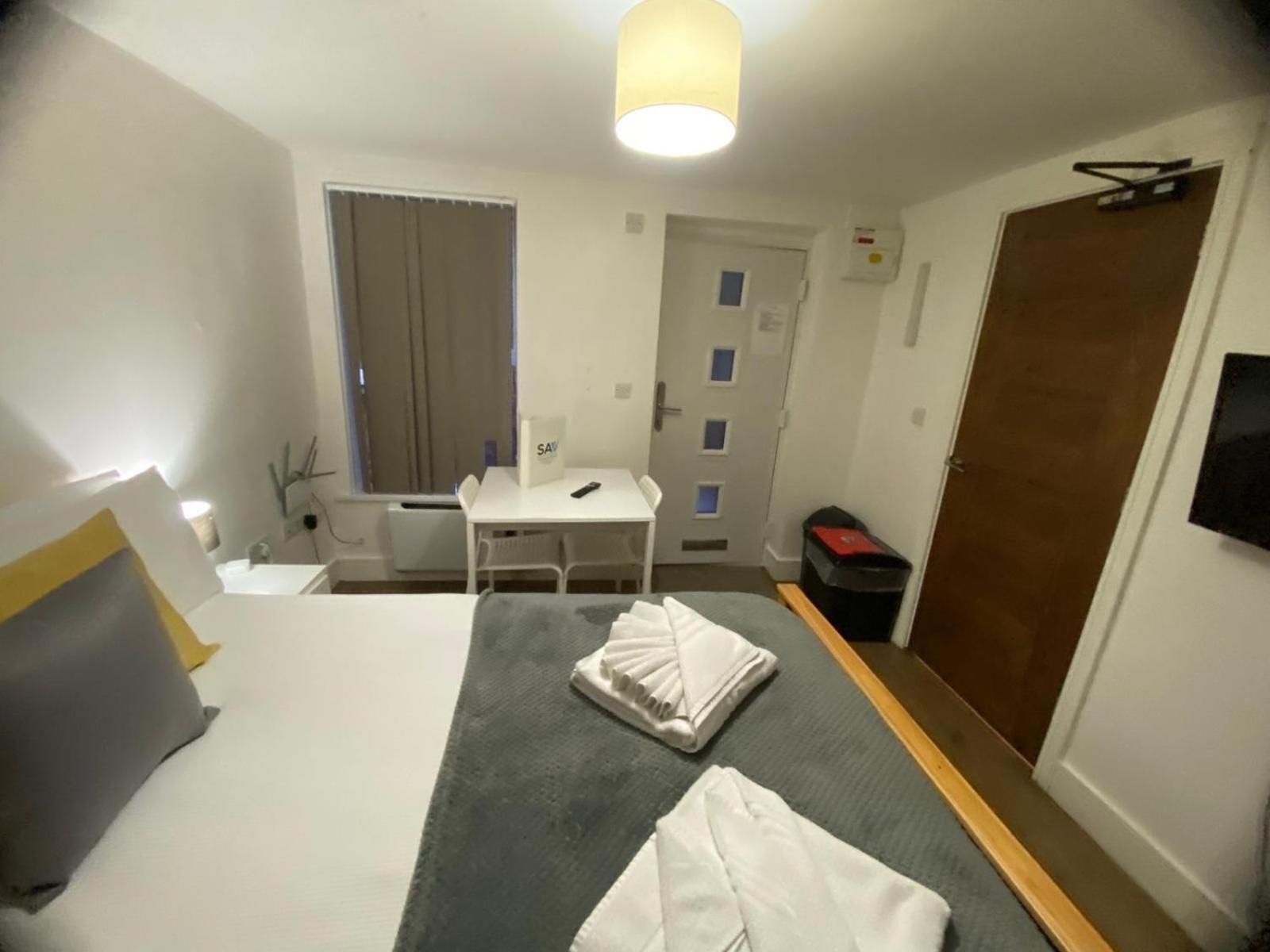 Apartment with Shower