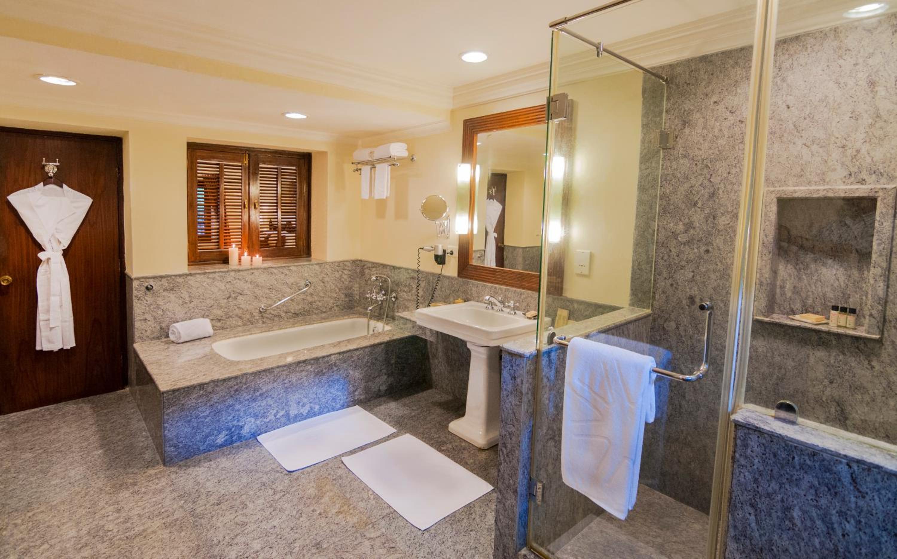 Luxury Room with Sitout - Photo 3