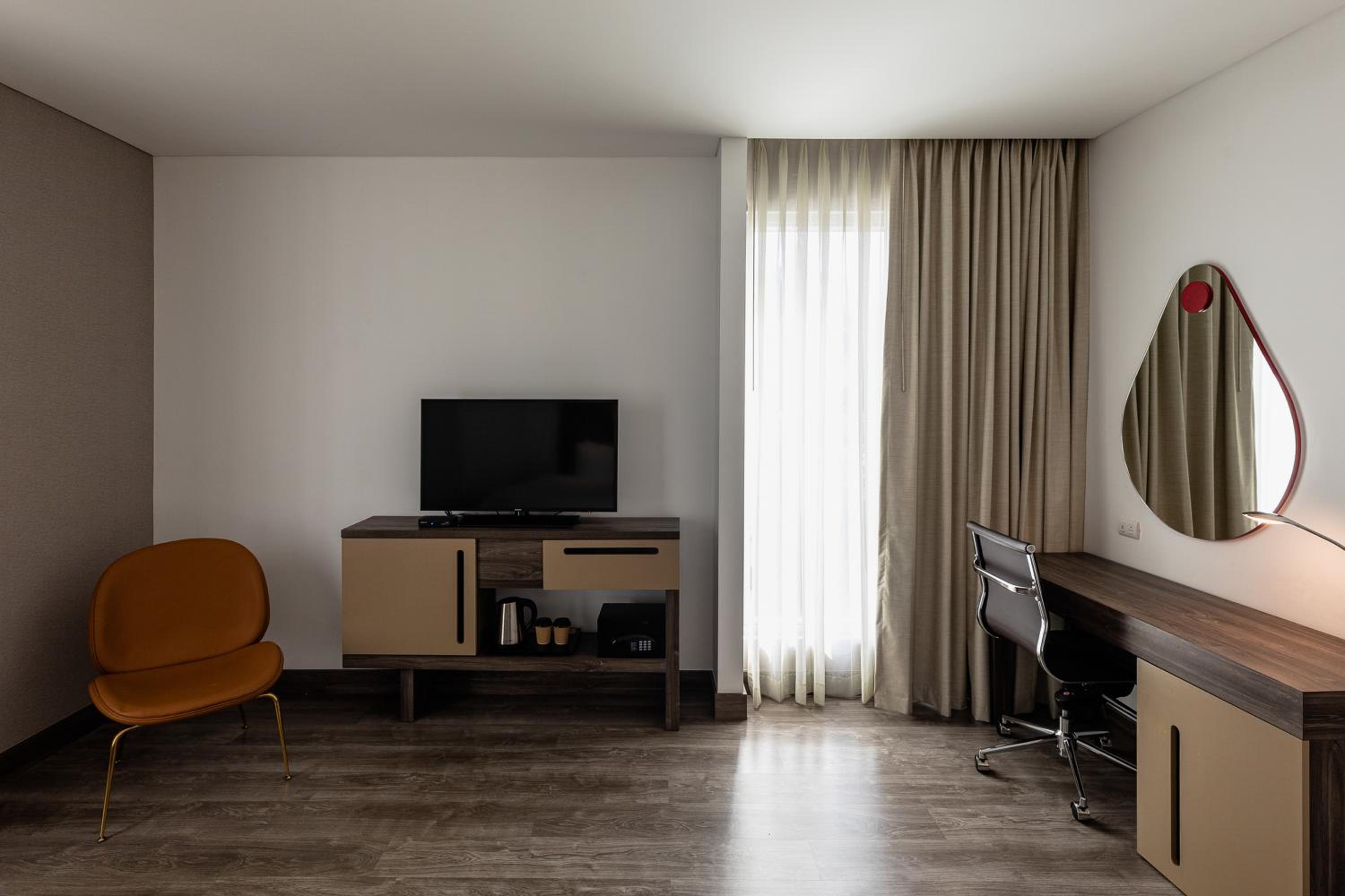 Twin Room - Photo 8