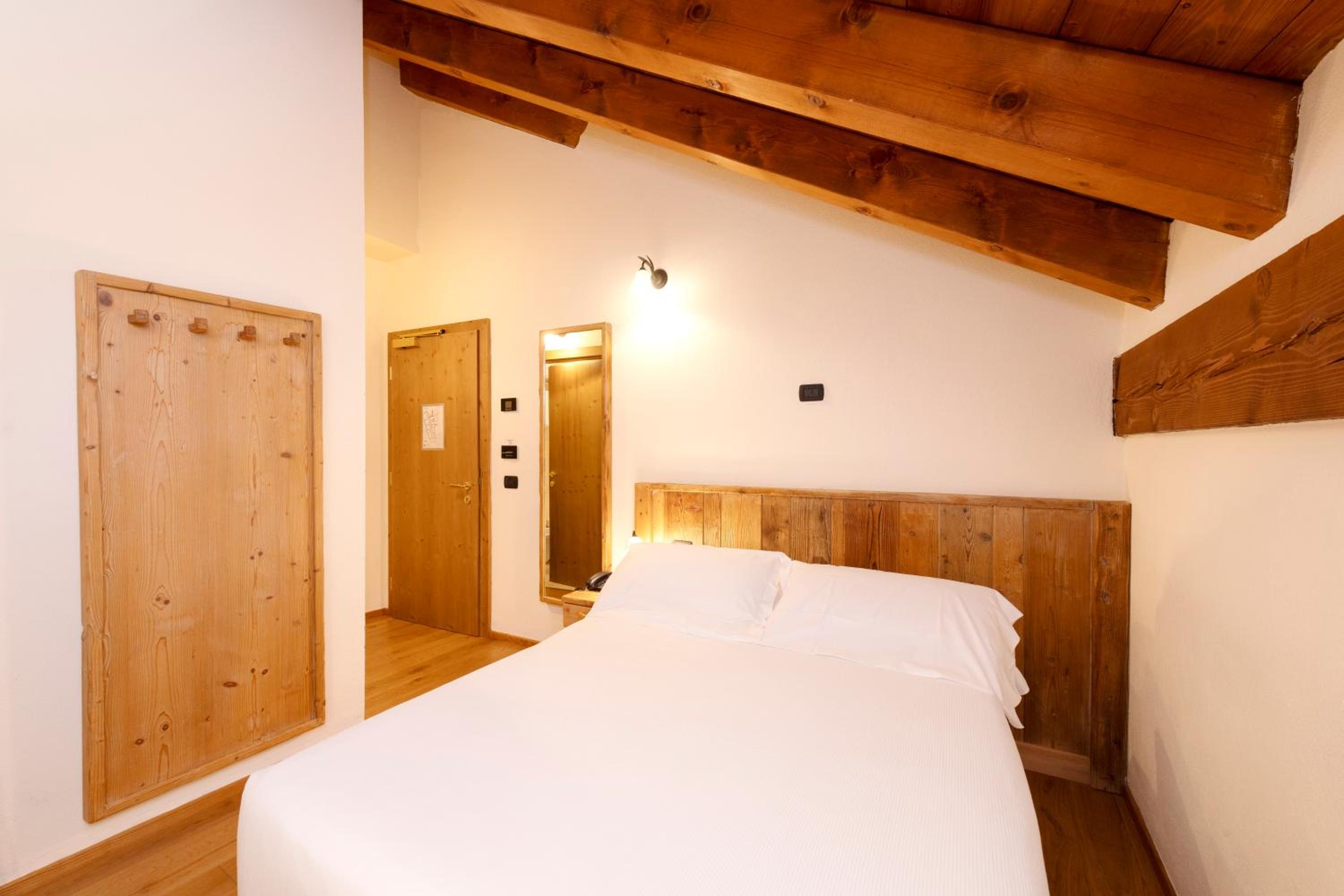 Small Room - Photo 2