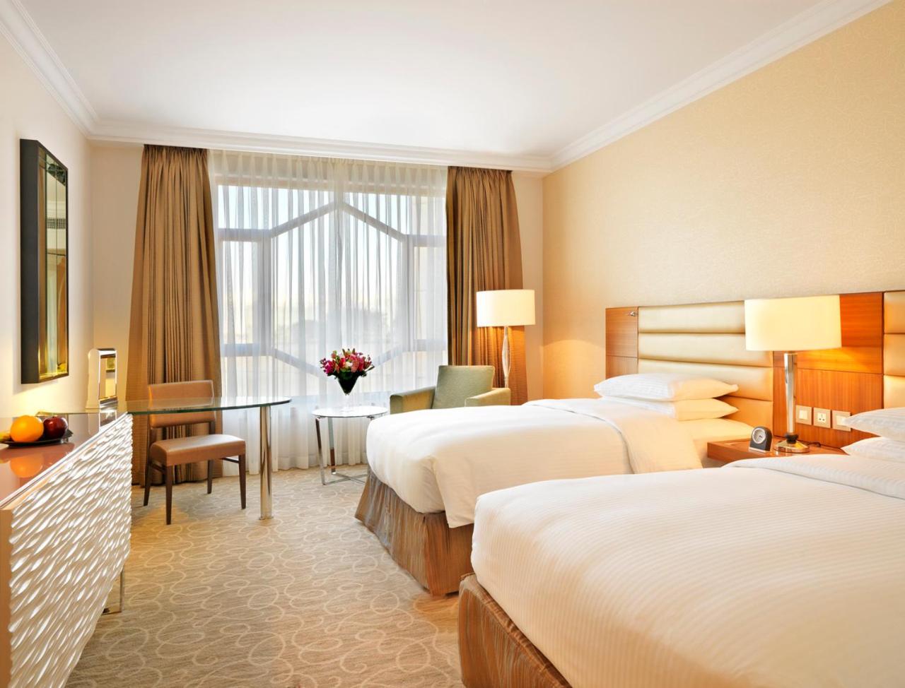 Twin Room - Club Access - Photo 3