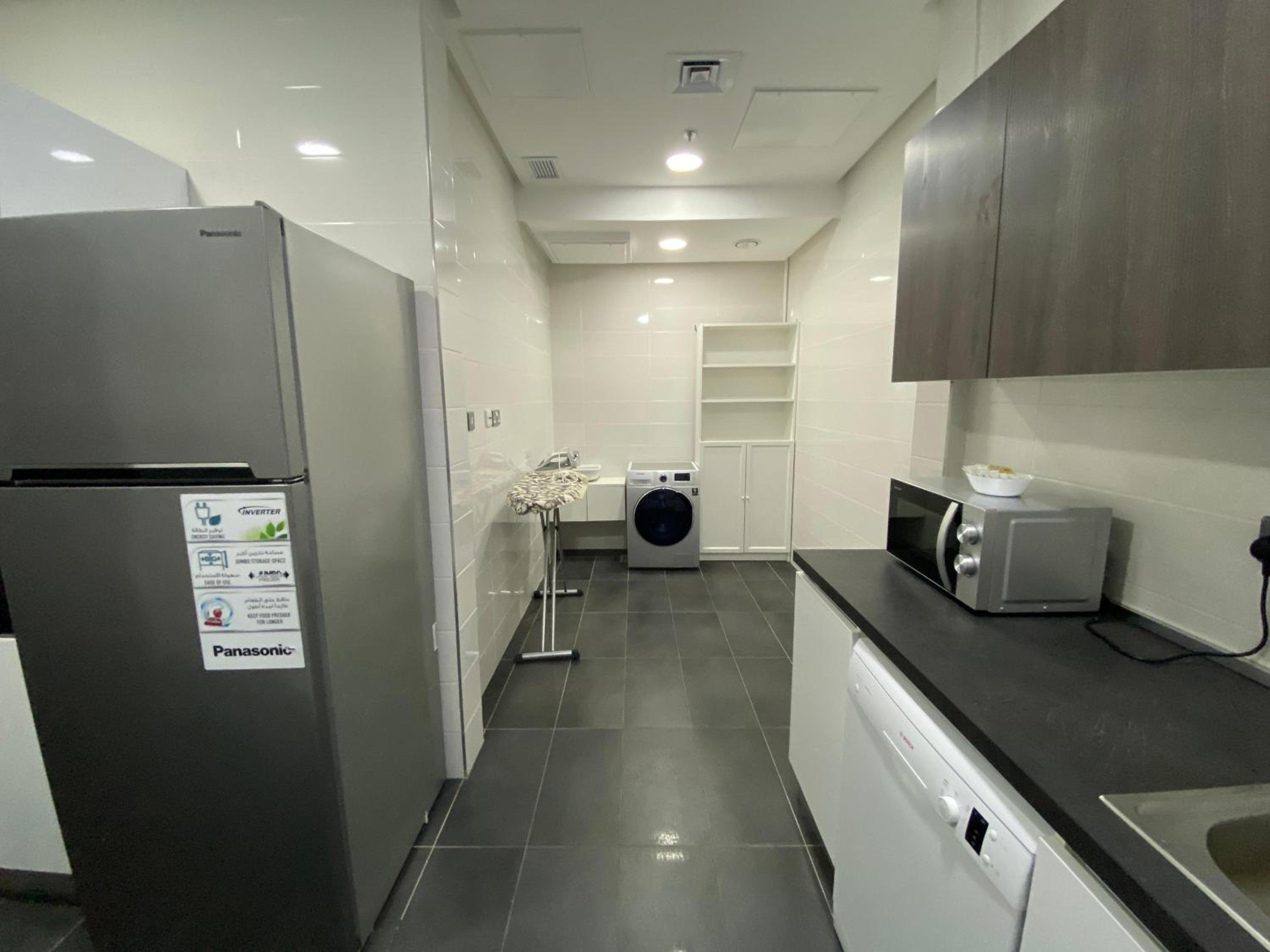 Deluxe Family Suite - Photo 9