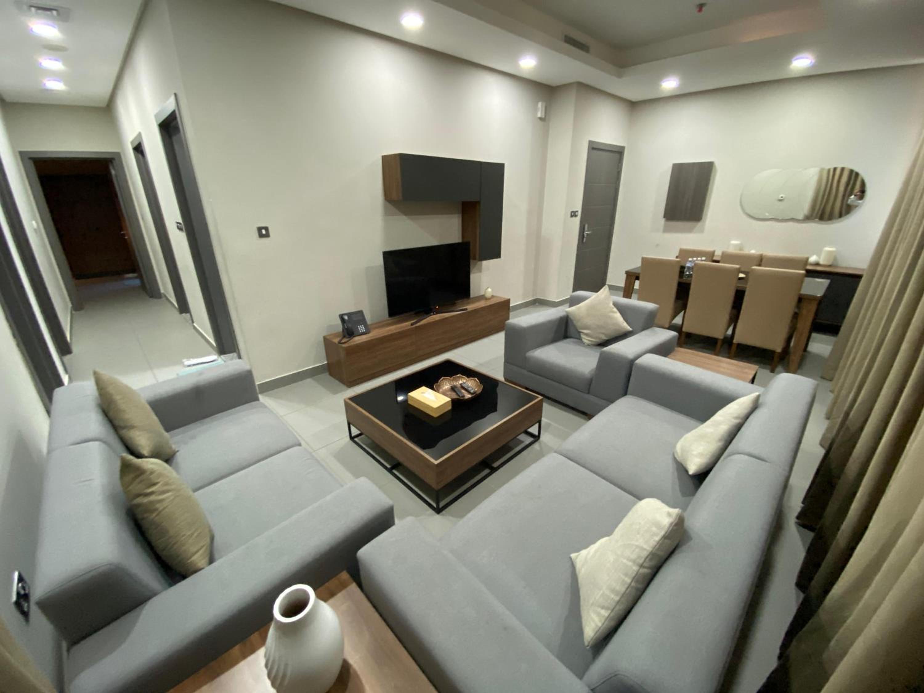 Deluxe Family Suite - Photo 3