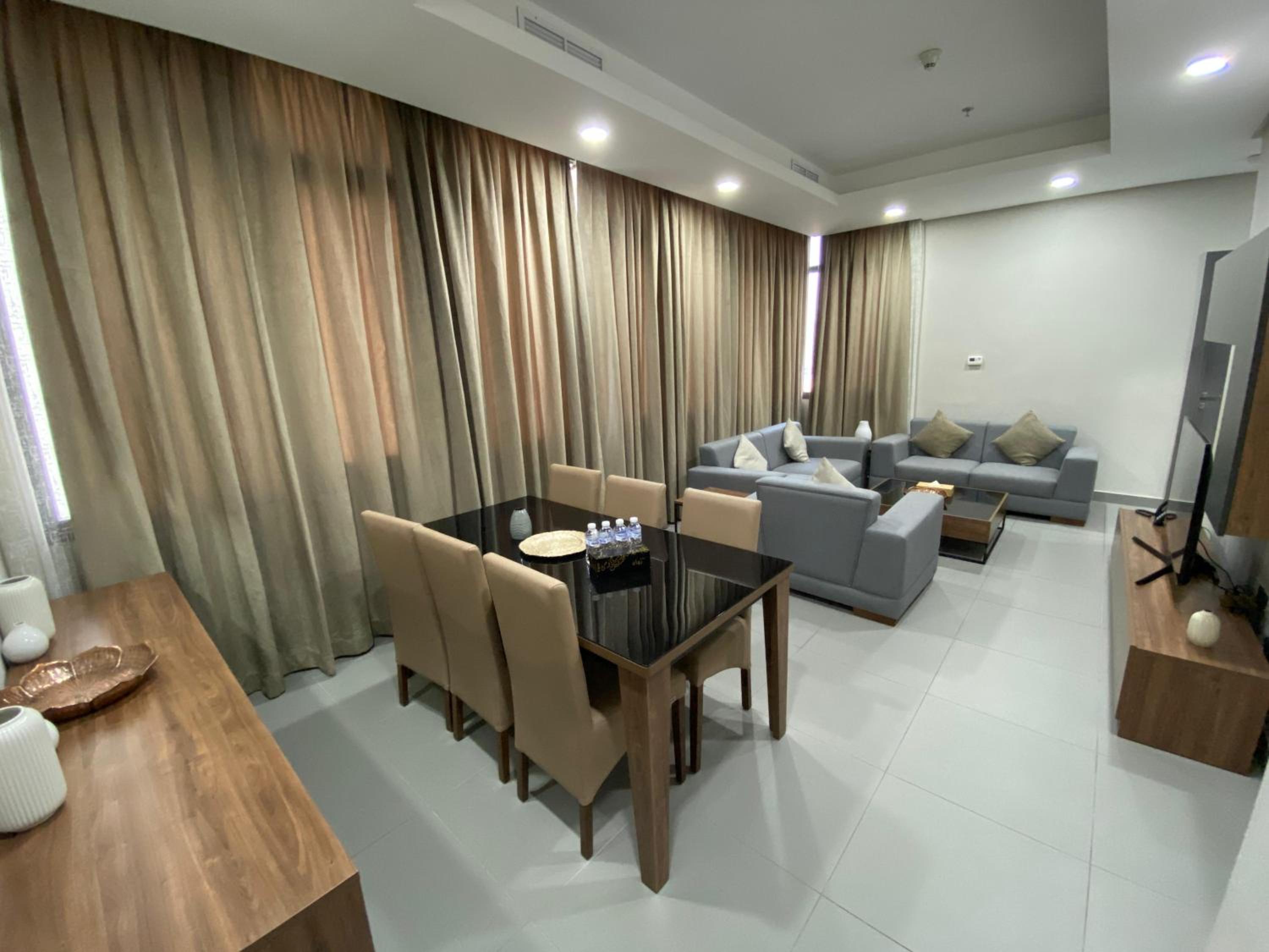 Deluxe Family Suite - Photo 2