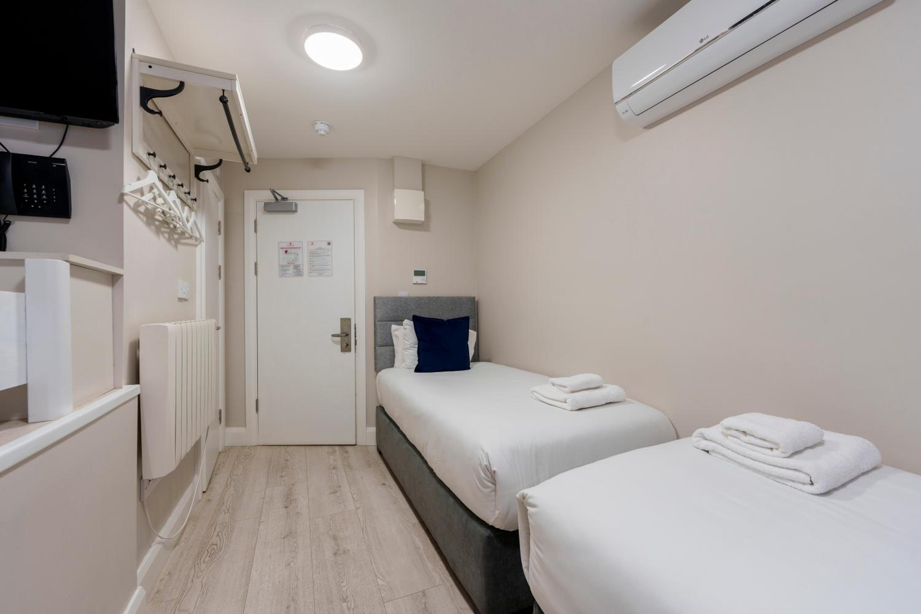 Triple Room photo 2