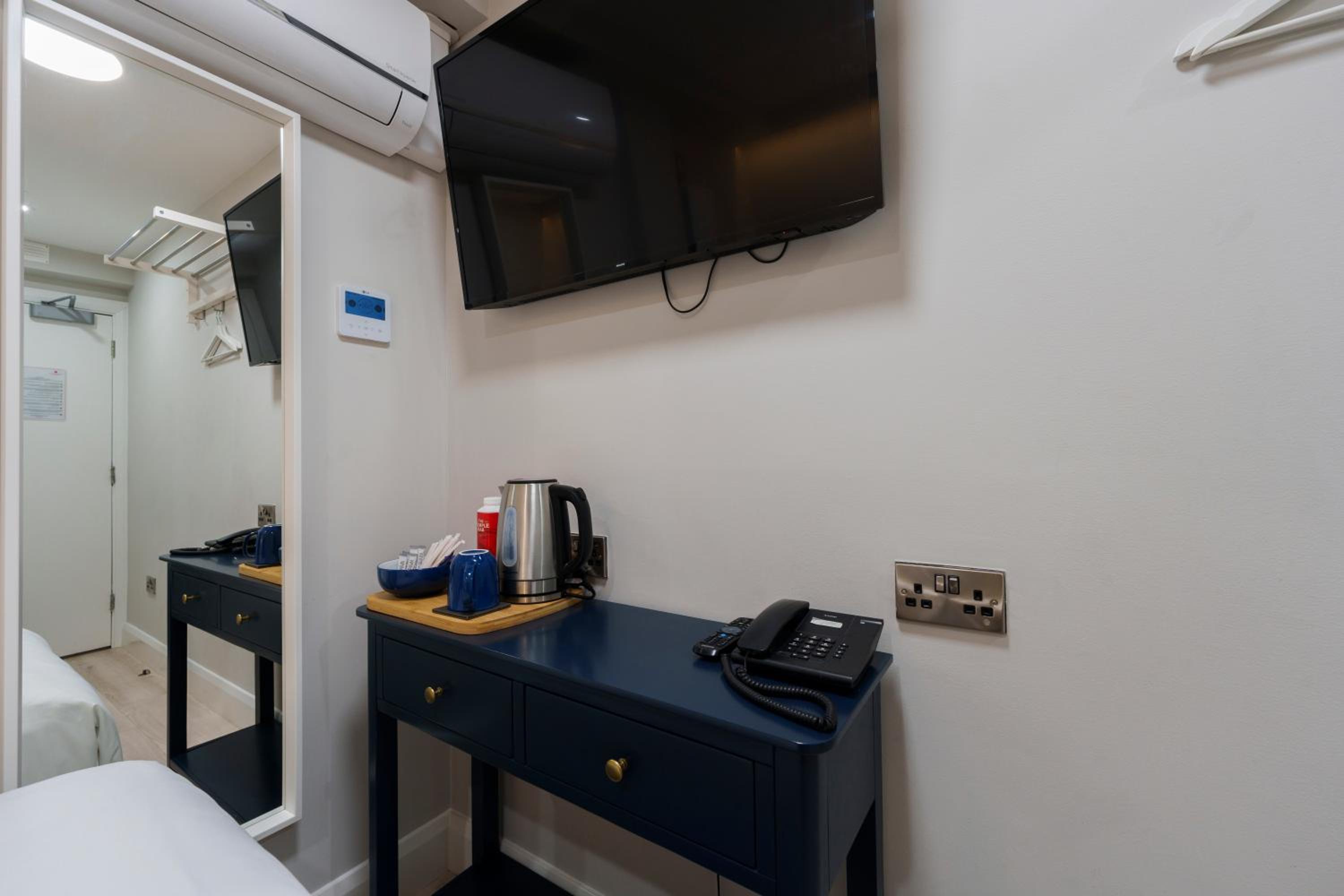 Small Single Room - No Window