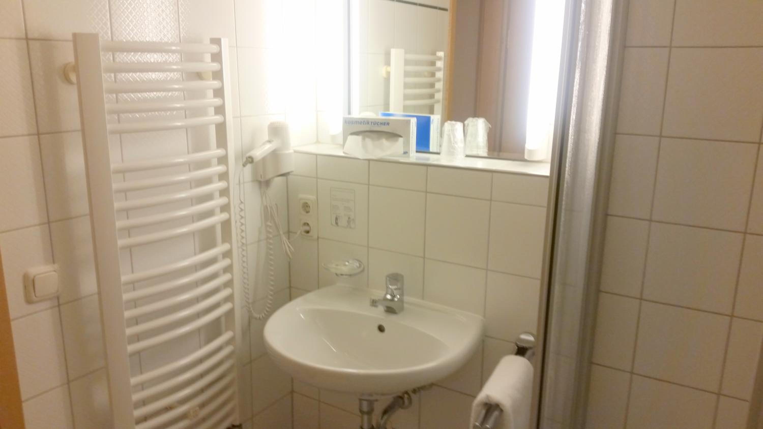 Double Room - Photo 10