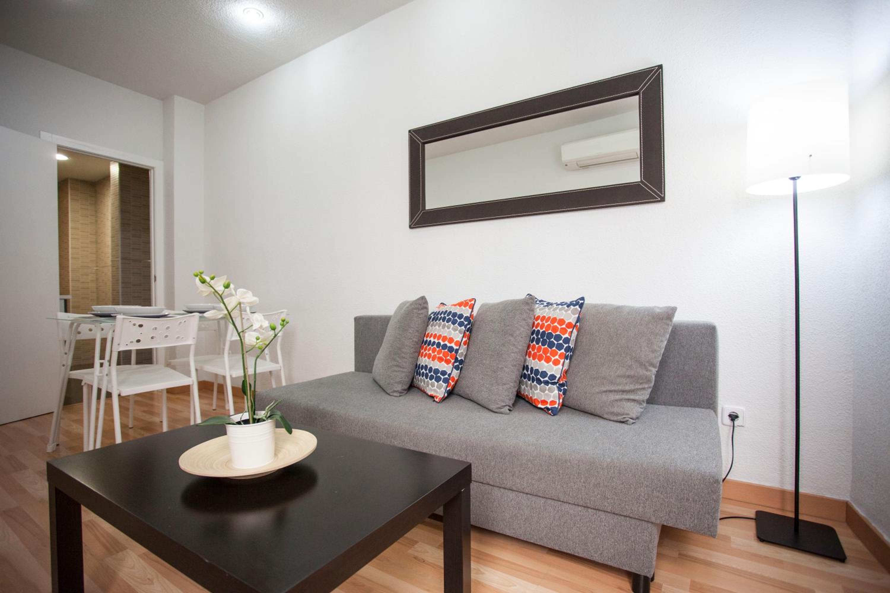 One-Bedroom Apartment (4 Adults) photo 2