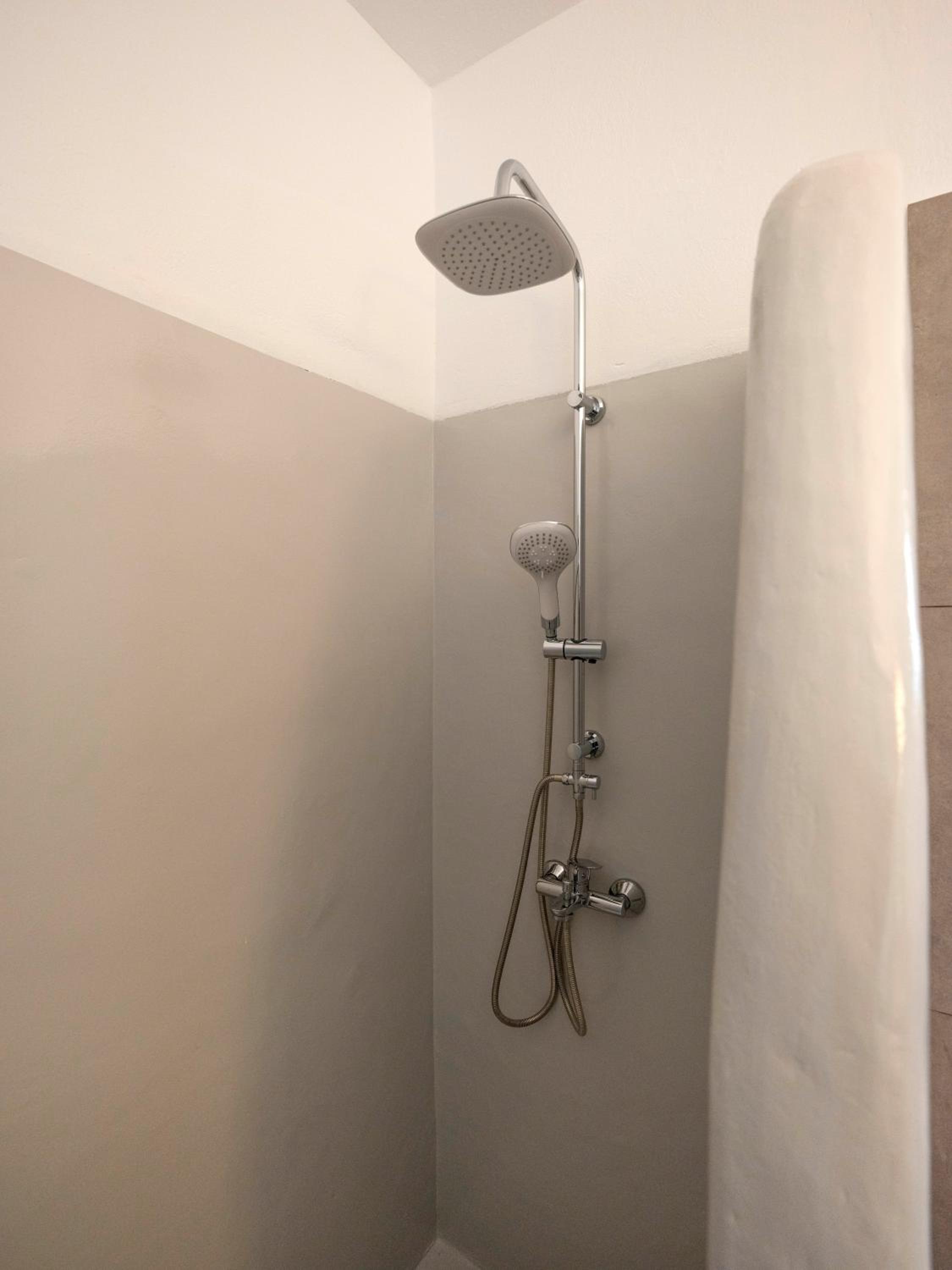 Basic Triple Room photo 1