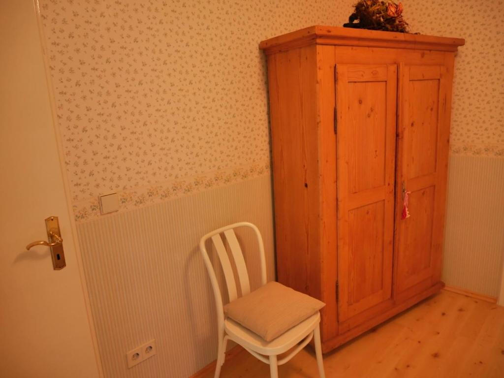 Single Room with Private Bathroom photo 1
