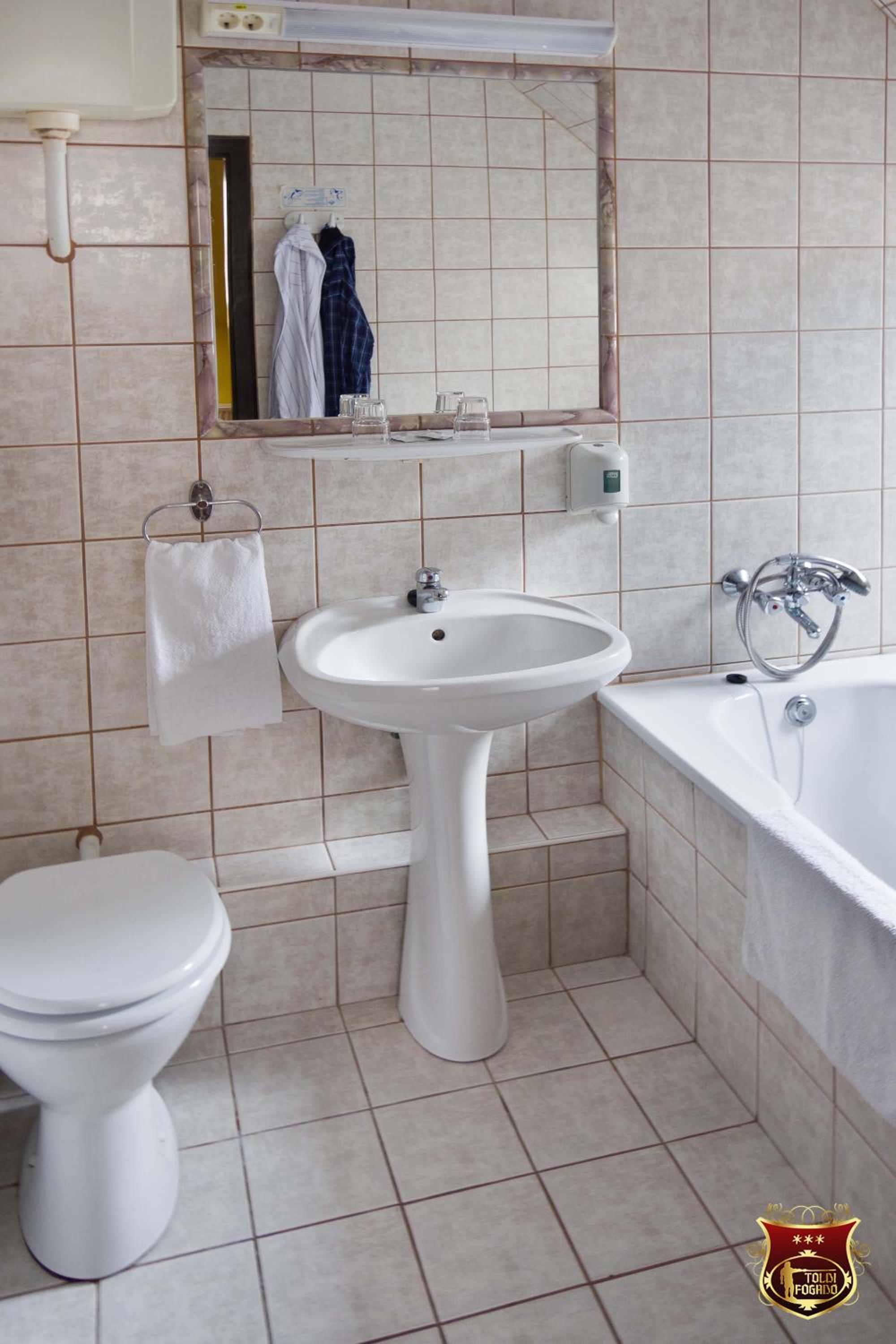Classic Double Room - Photo 10