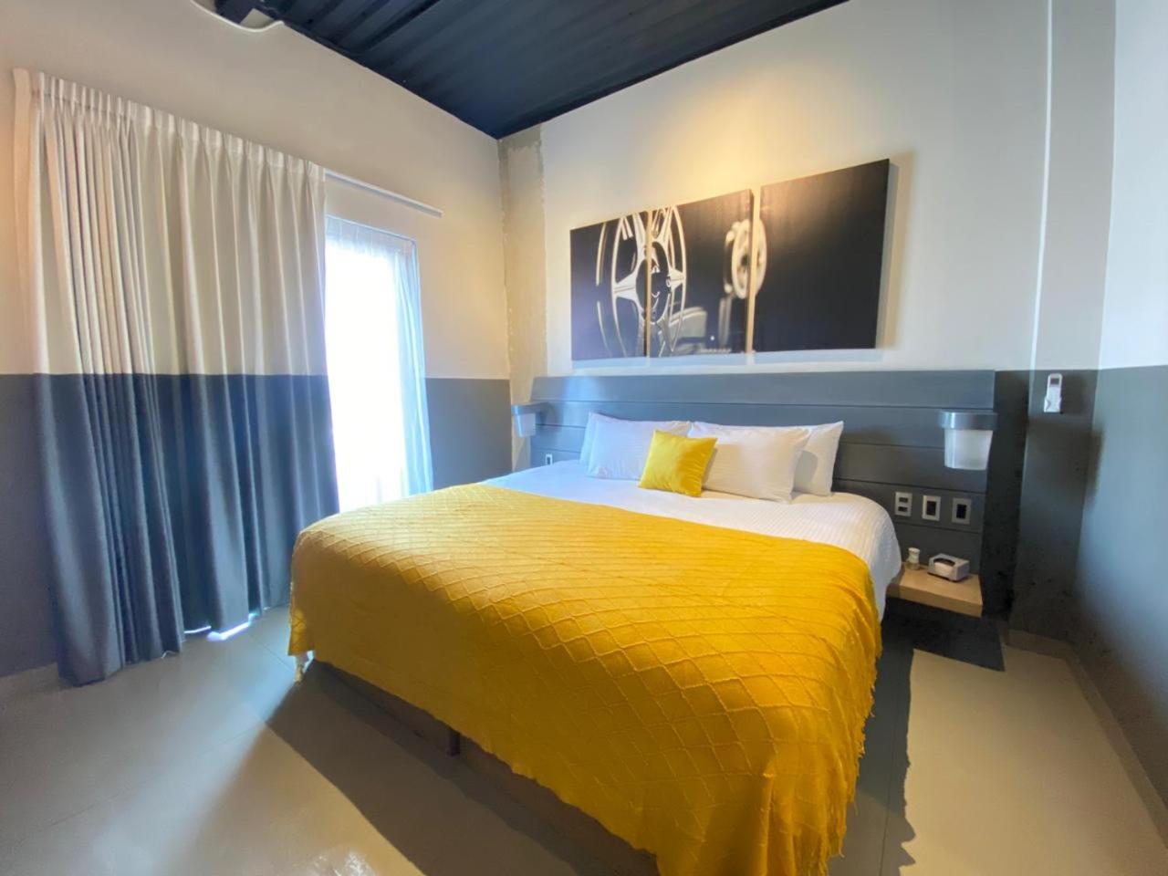 Superior King Room - Photo 1