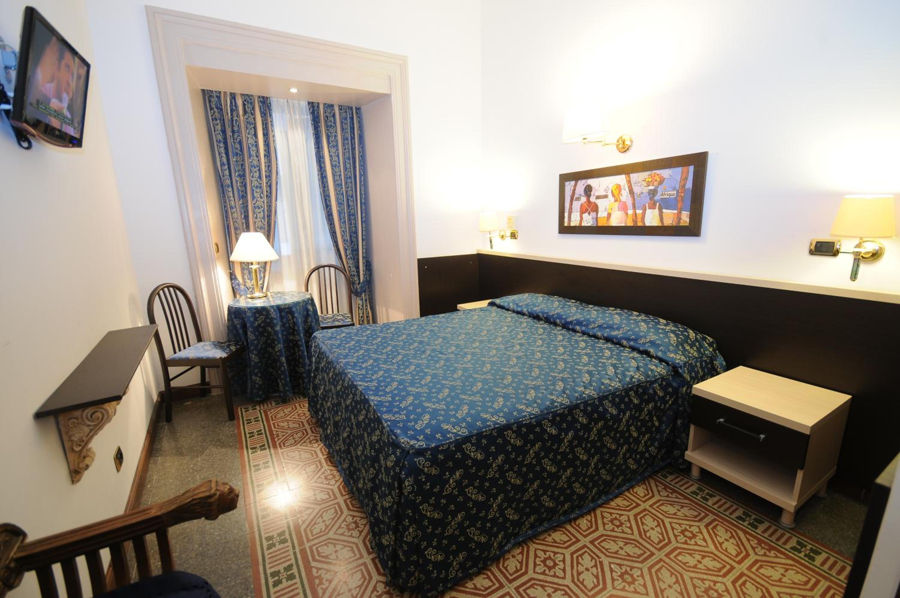 Quintuple Room (5 Adults) - Photo 2