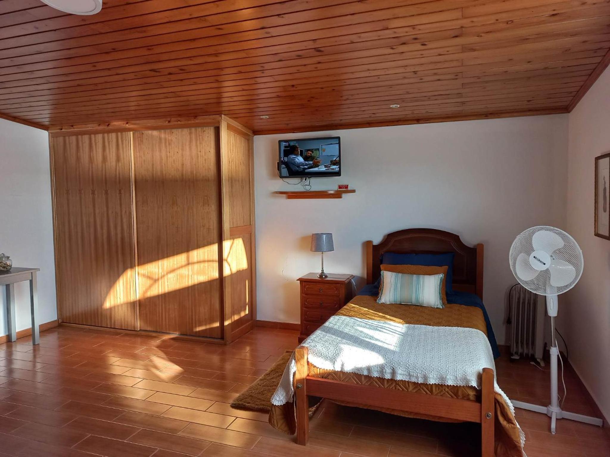 Triple Room with Private Bathroom photo 1