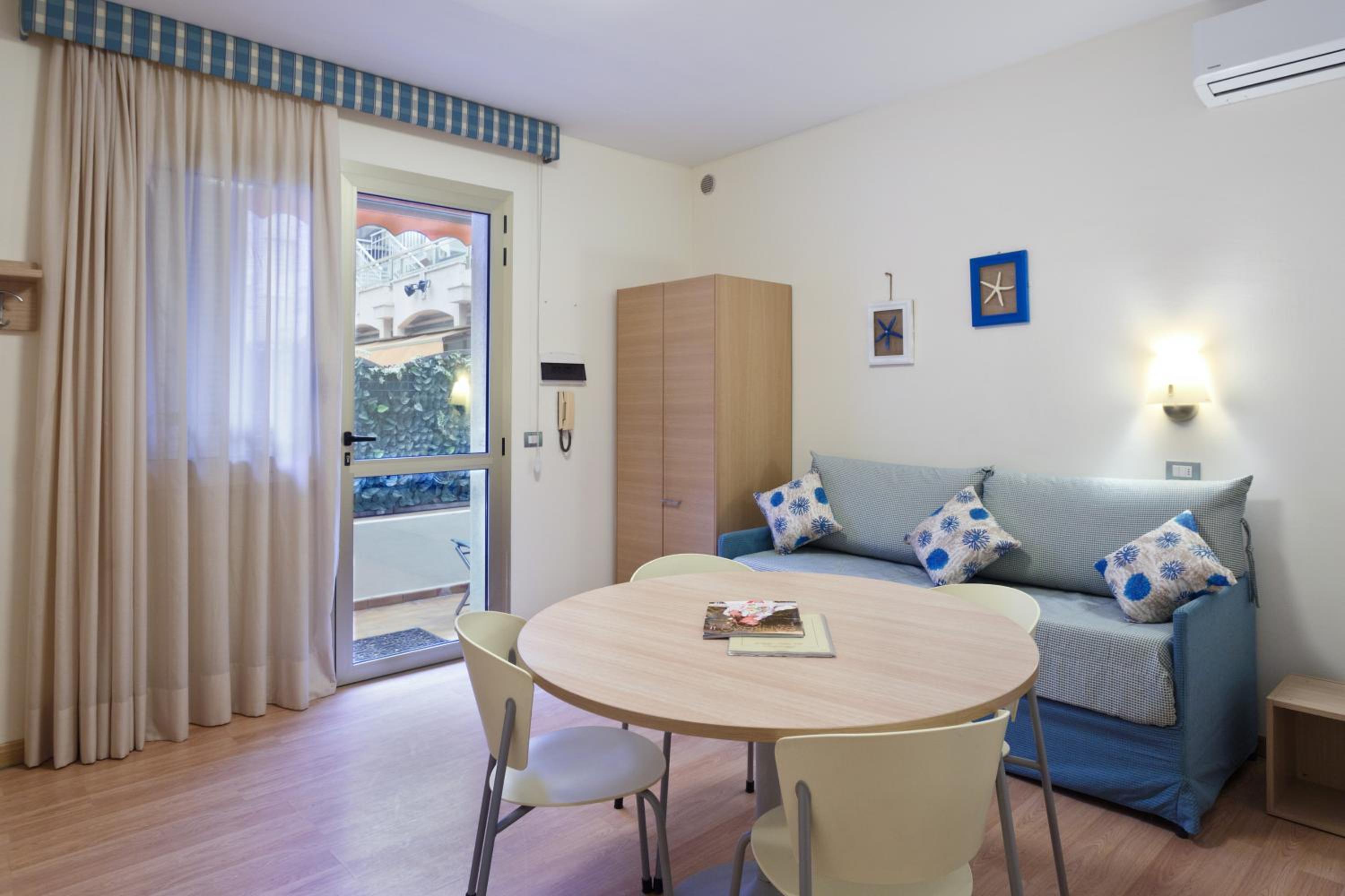 One-Bedroom Apartment - Ground Floor - Photo 8