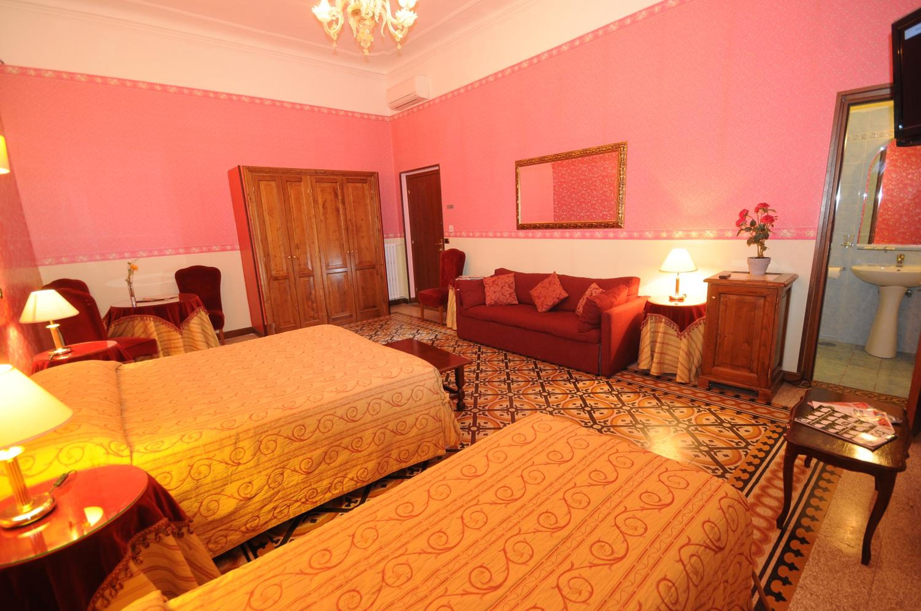 Triple Room - Photo 2