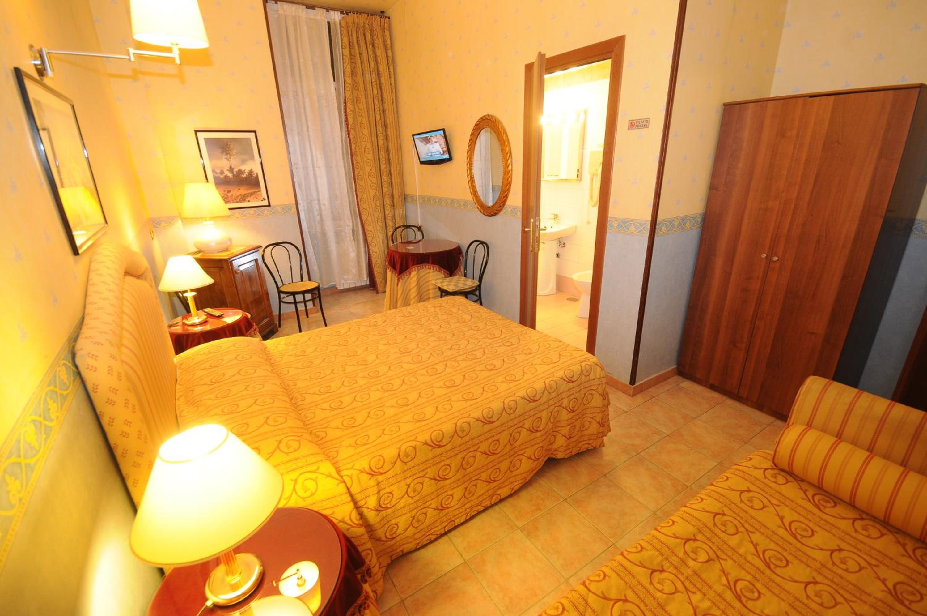 Triple Room - Photo 1