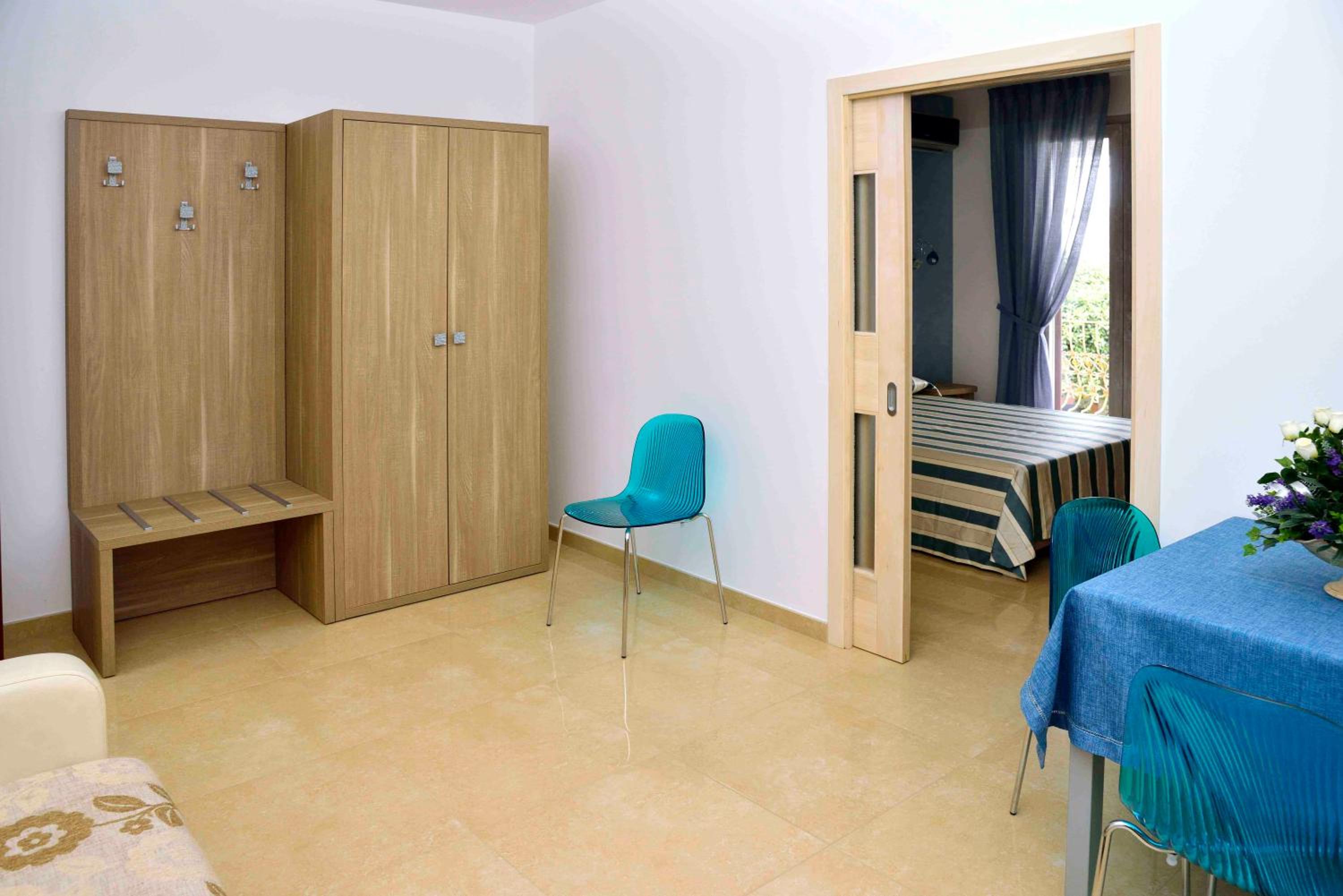 One-Bedroom Apartment (4 Adults) photo 2