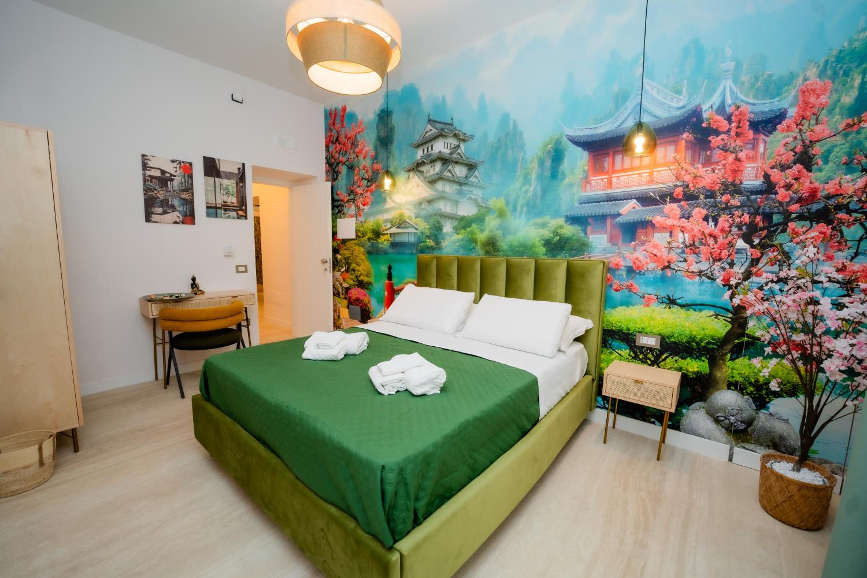 Deluxe Double Room with Side Sea View