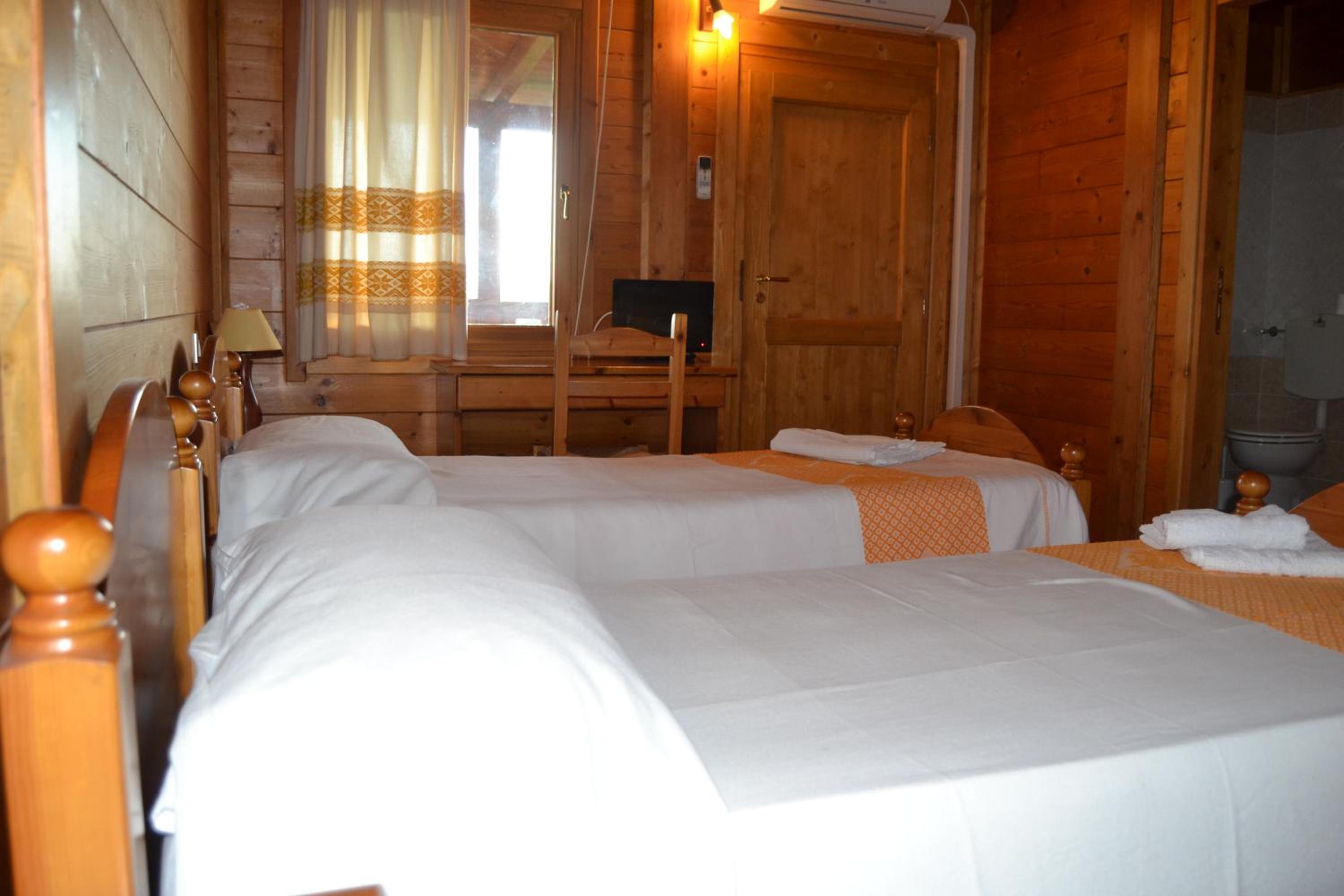 Triple Room with Terrace photo 2