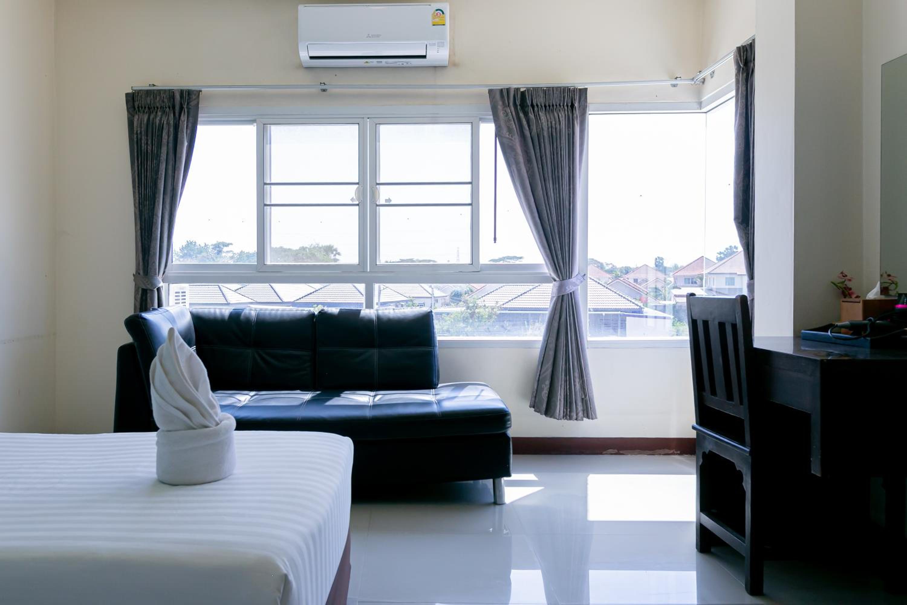 Deluxe Twin Room photo 3