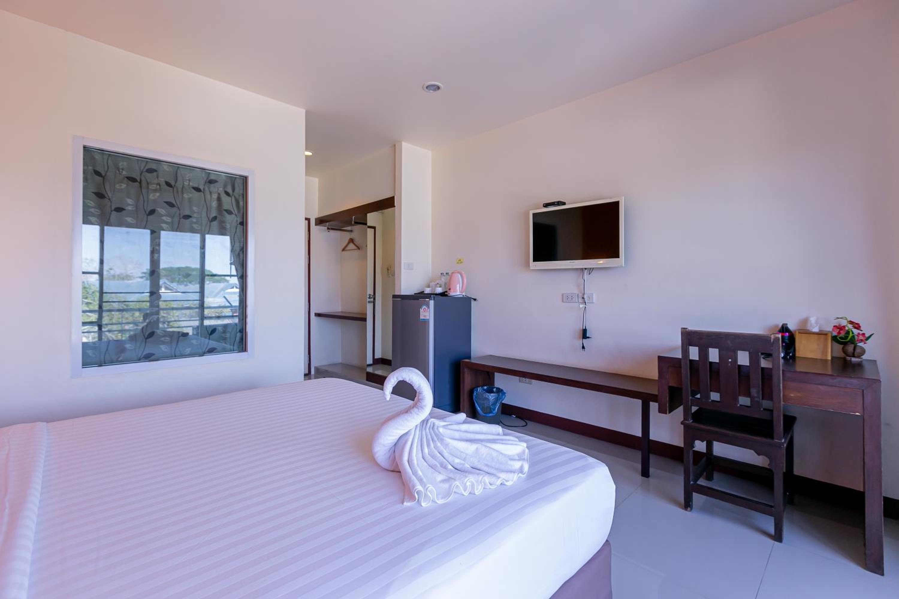Deluxe King Room photo 3