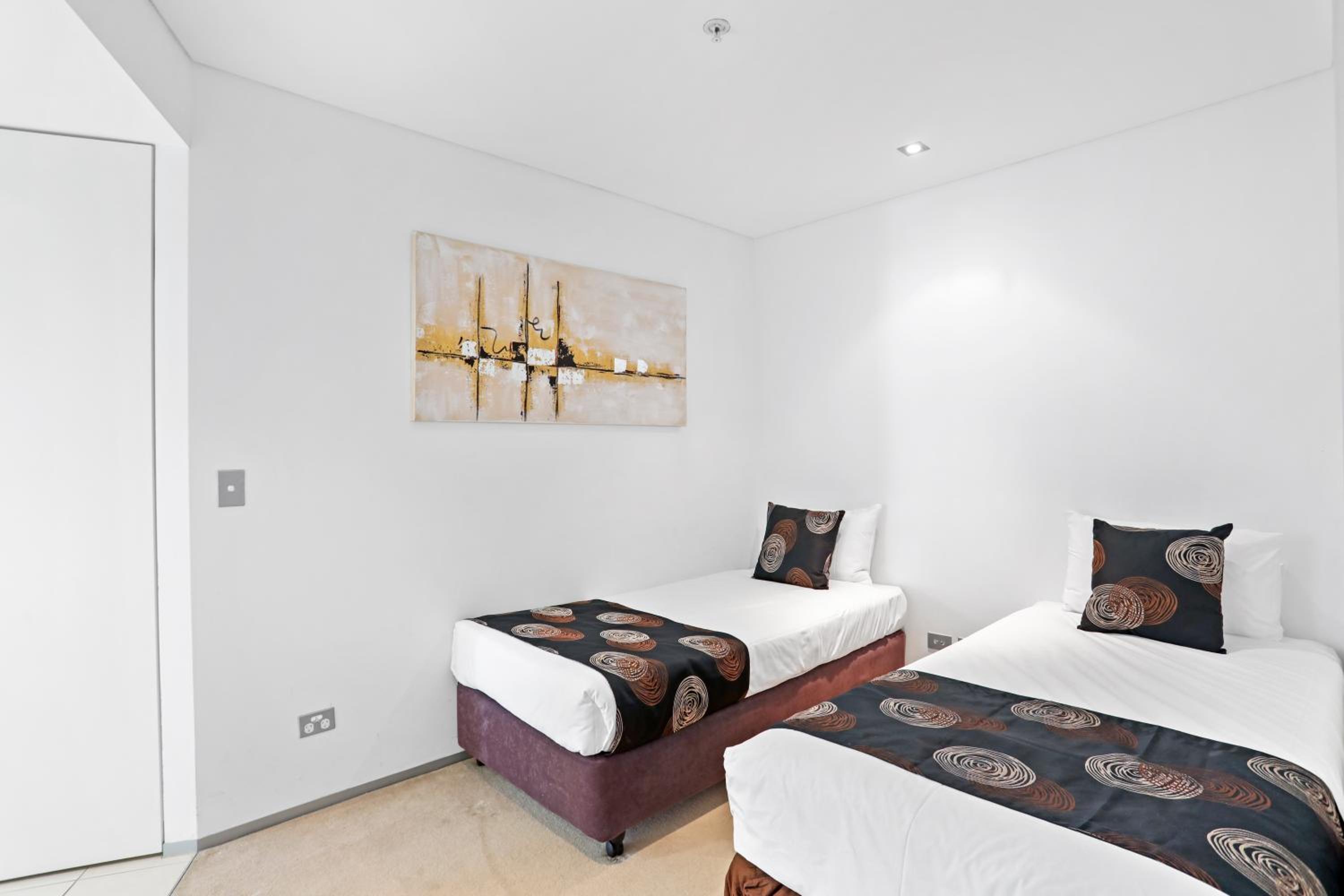 1 Bedroom Oceanview + Media (Pet Friendly on Request)